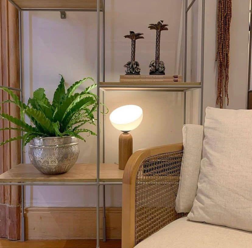 Acrylique Lampe à poser contemporaine brésilienne en acrylique et Wood Wood - medium en vente