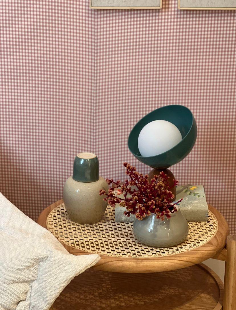 Moderno Lampada da tavolo brasiliana contemporanea in acrilico e Wood - piccola in vendita