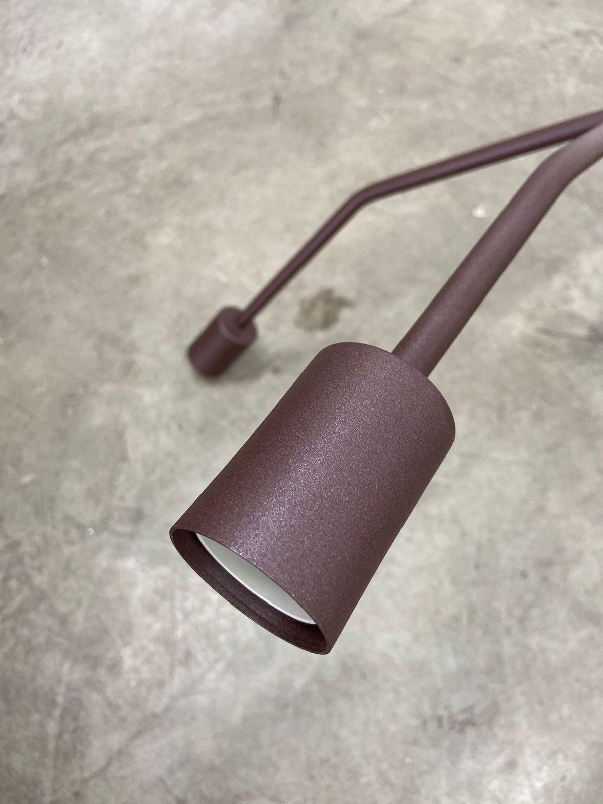 Lampada a sospensione scultorea brasiliana in acciaio contemporaneo in vendita 1