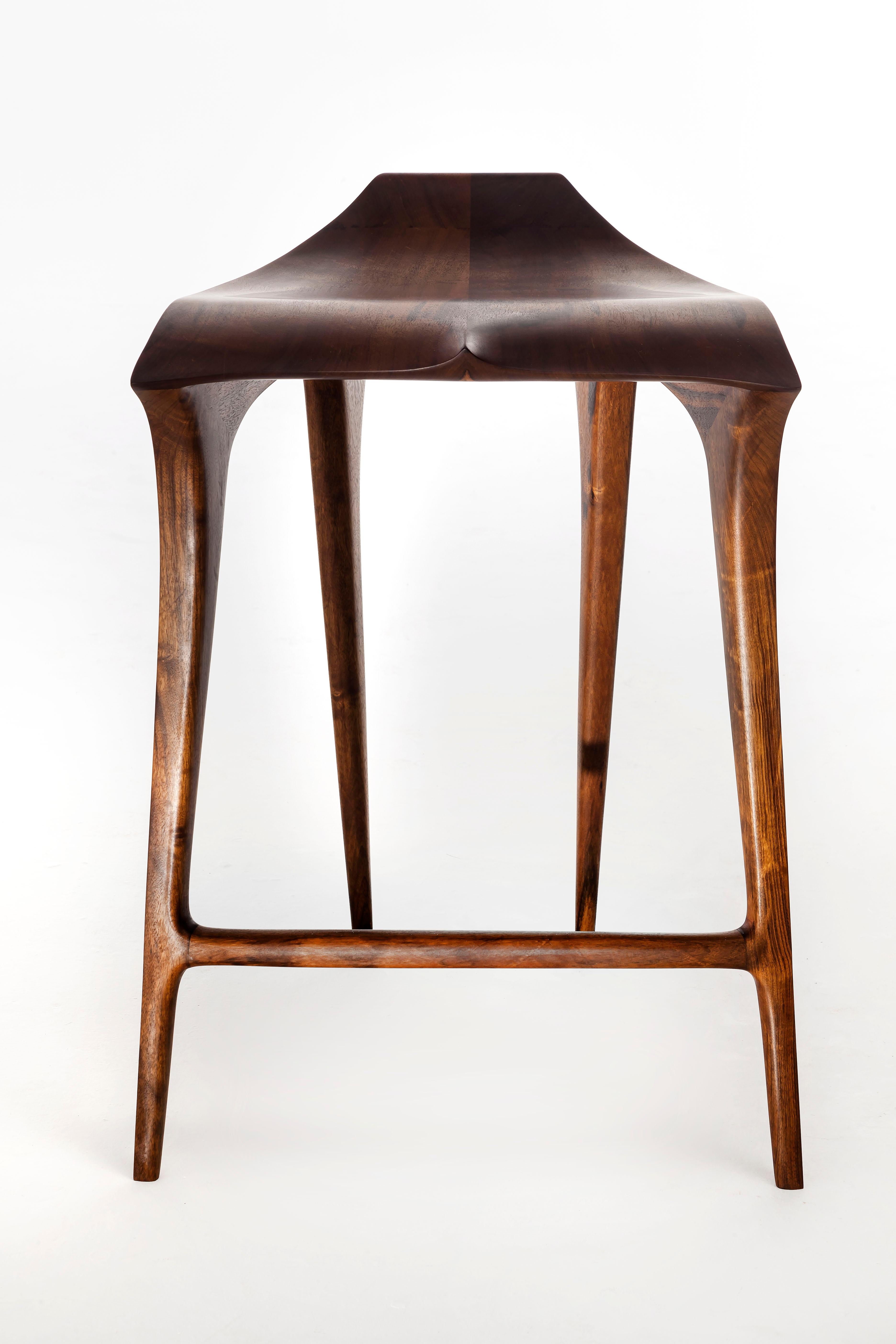 Brasiliano Sgabello contemporaneo, Realizzato a mano, Solid Wood in vendita