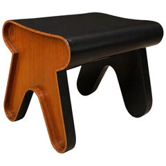 Brasilianischer zeitgenössischer Hocker aus ebonisiertem Holz von Pedro Useche, Brasilien, 2000er Jahre