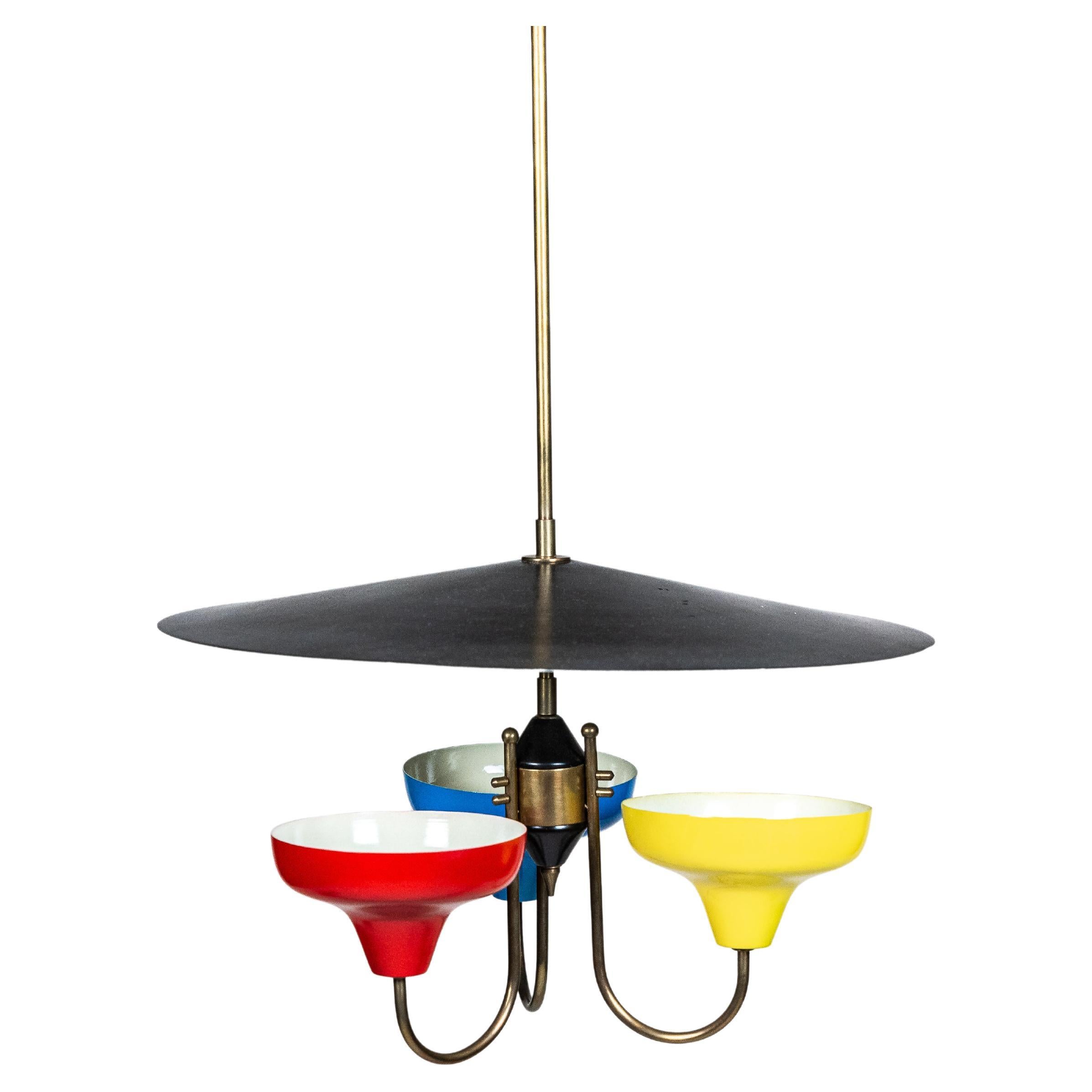 Lampadario di design brasiliano, 1950 circa, in metallo e ottone