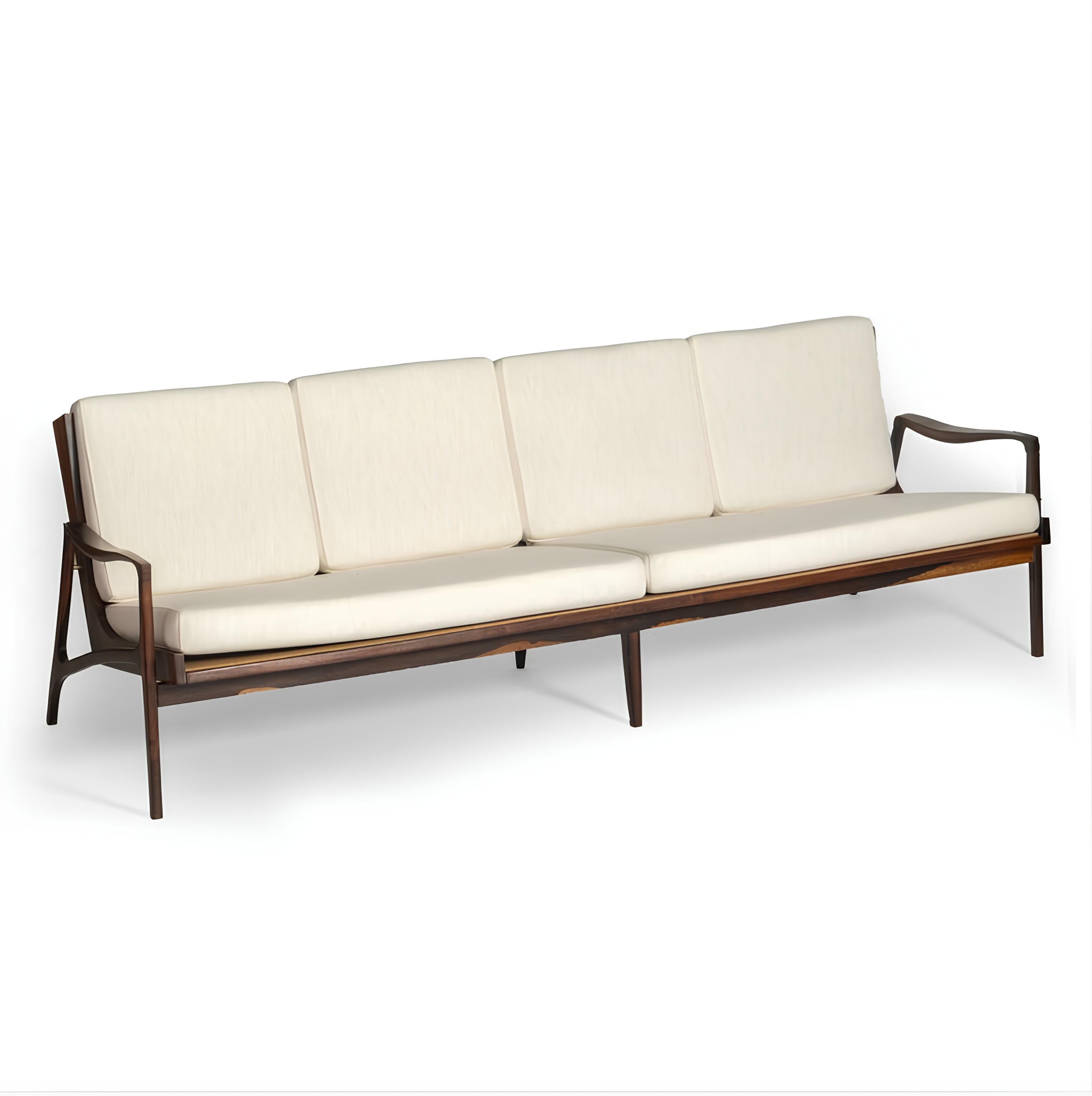 Liceu de Artes e Oficios
4-sitziges Sofa, um 1960
Massivholz und natürliches Leinengewebe
200 x 80 x 71 cm
78 37/50 x 31 1/2 x 27 19/20 in

Dieses Viersitzer-Sofa aus den 1960er Jahren veranschaulicht beispielhaft die Prinzipien des brasilianischen