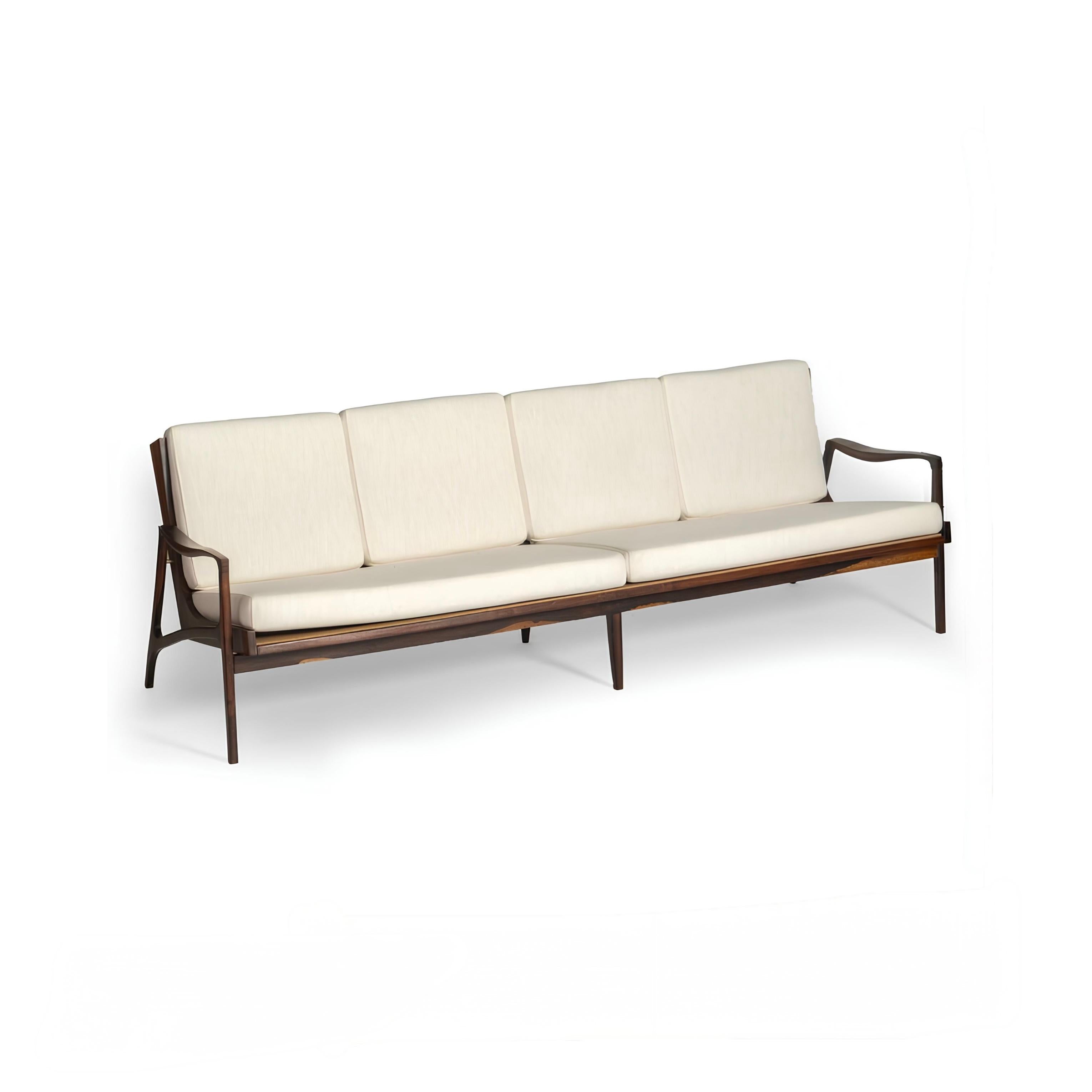 Brasilianisches Design - Liceu de Artes e Oficios, 4-sitziges Sofa, Massivholz, um 1960 (Moderne der Mitte des Jahrhunderts) im Angebot