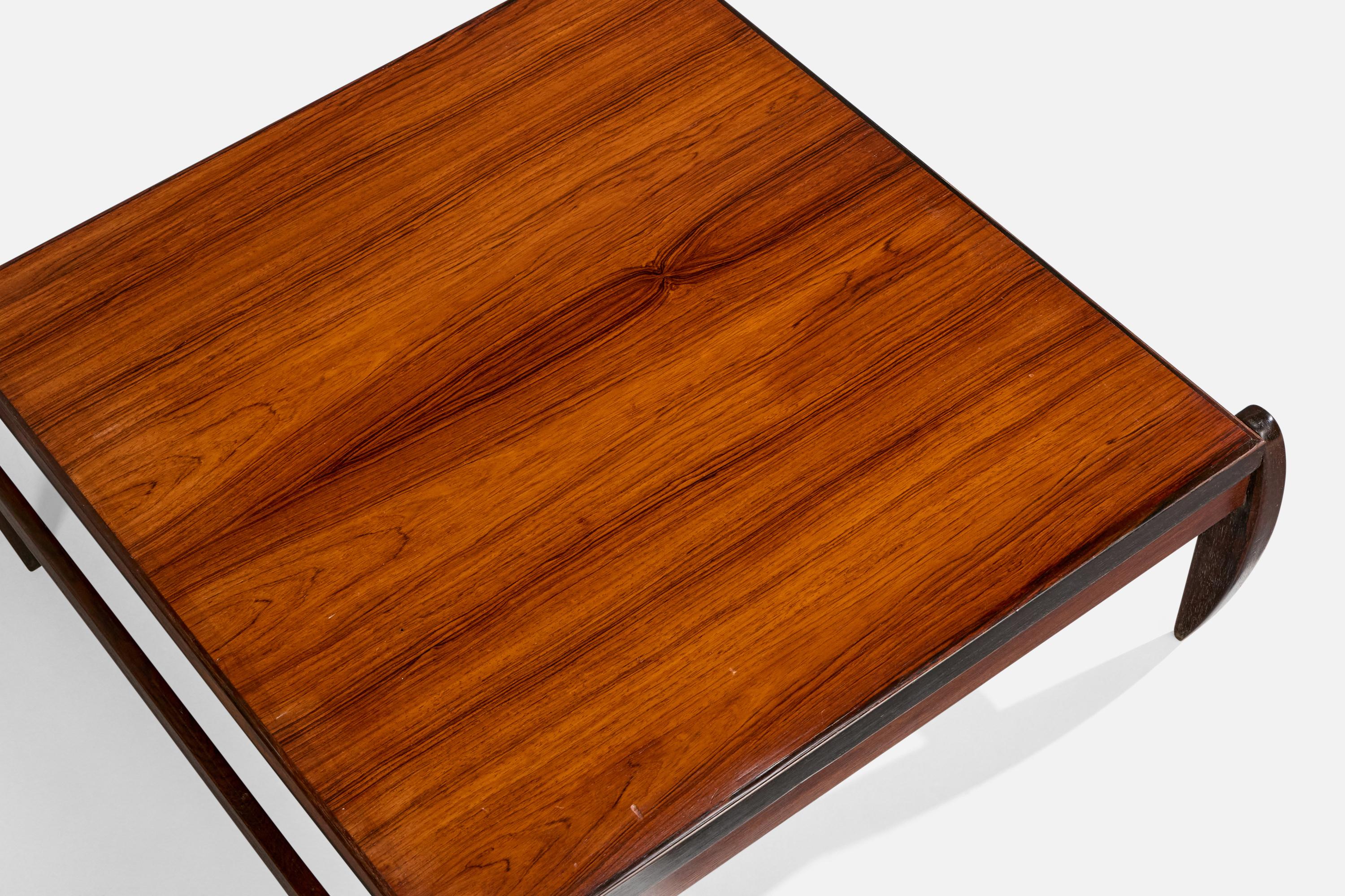 Milieu du XXe siècle Designer brésilien, table basse, Wood Wood, Brésil, années 1950 en vente