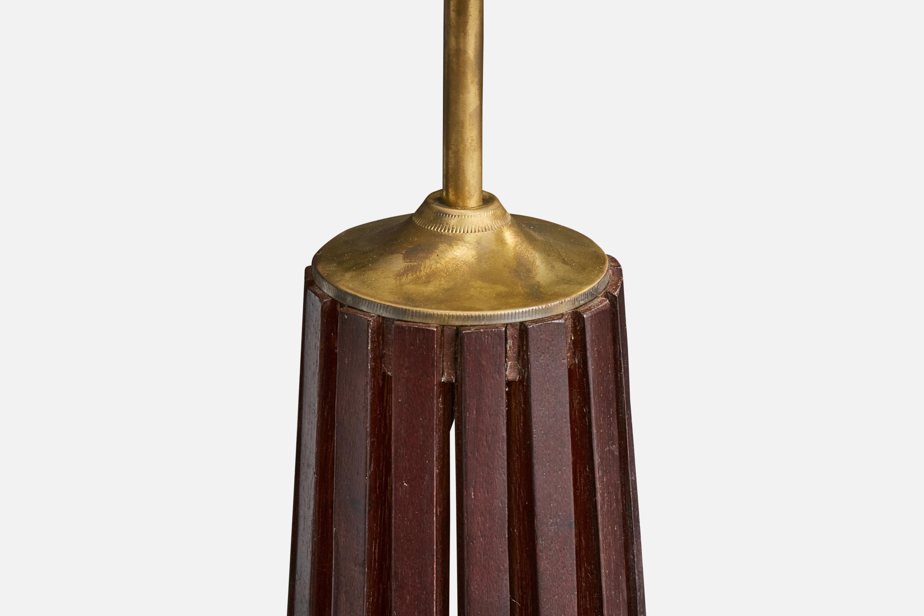 Diseñador brasileño, lámpara de pie, madera, latón, tela, Brasil, años 50 en Bueno estado para la venta en High Point, NC