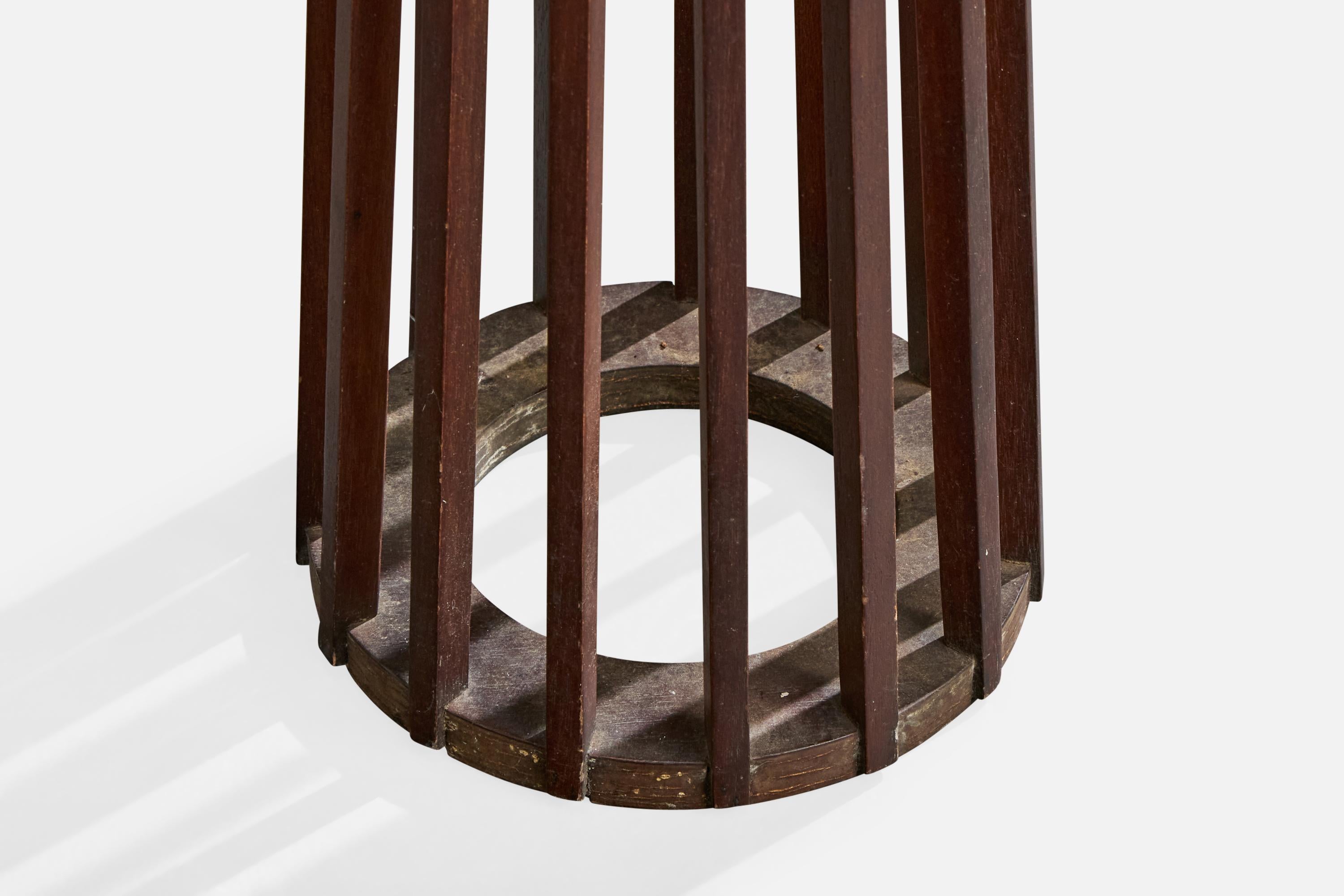 Diseñador brasileño, lámpara de pie, madera, latón, tela, Brasil, años 50 Latón en venta