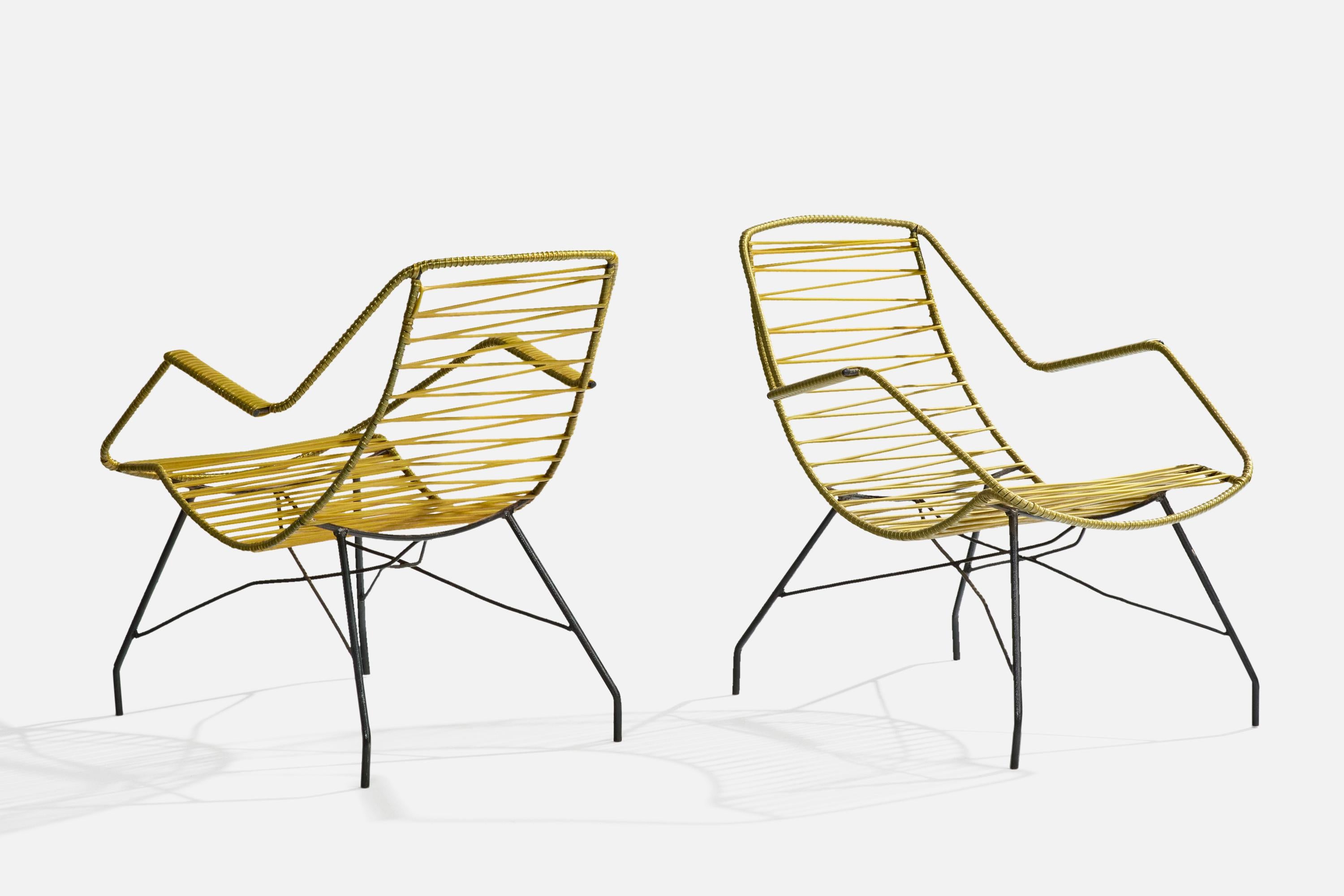 Brazilian Designer, Garden Lounge Chairs, Iron, Plastic, Brazil, 1960s In Good Condition For Sale In High Point, NC