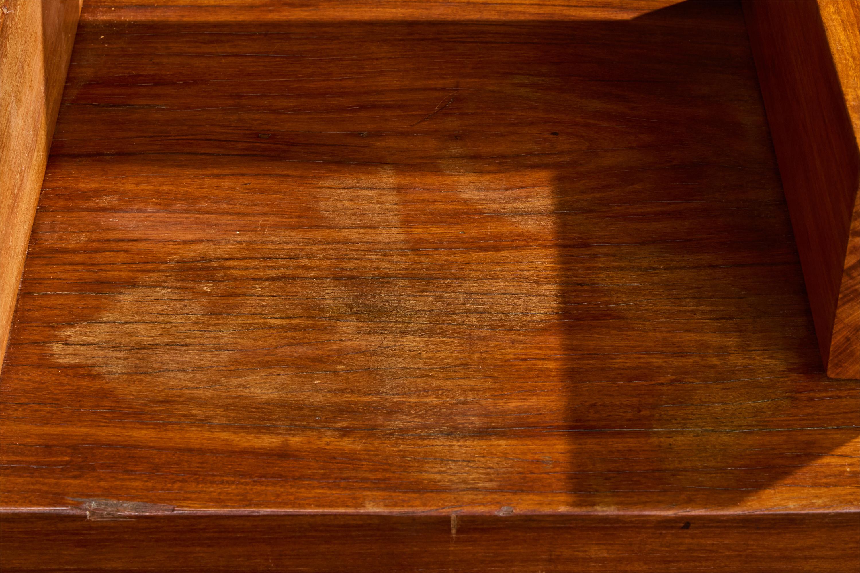 Diseñador brasileño, Banco grande, Madera de ipê, Brasil, Años 70 en venta 7