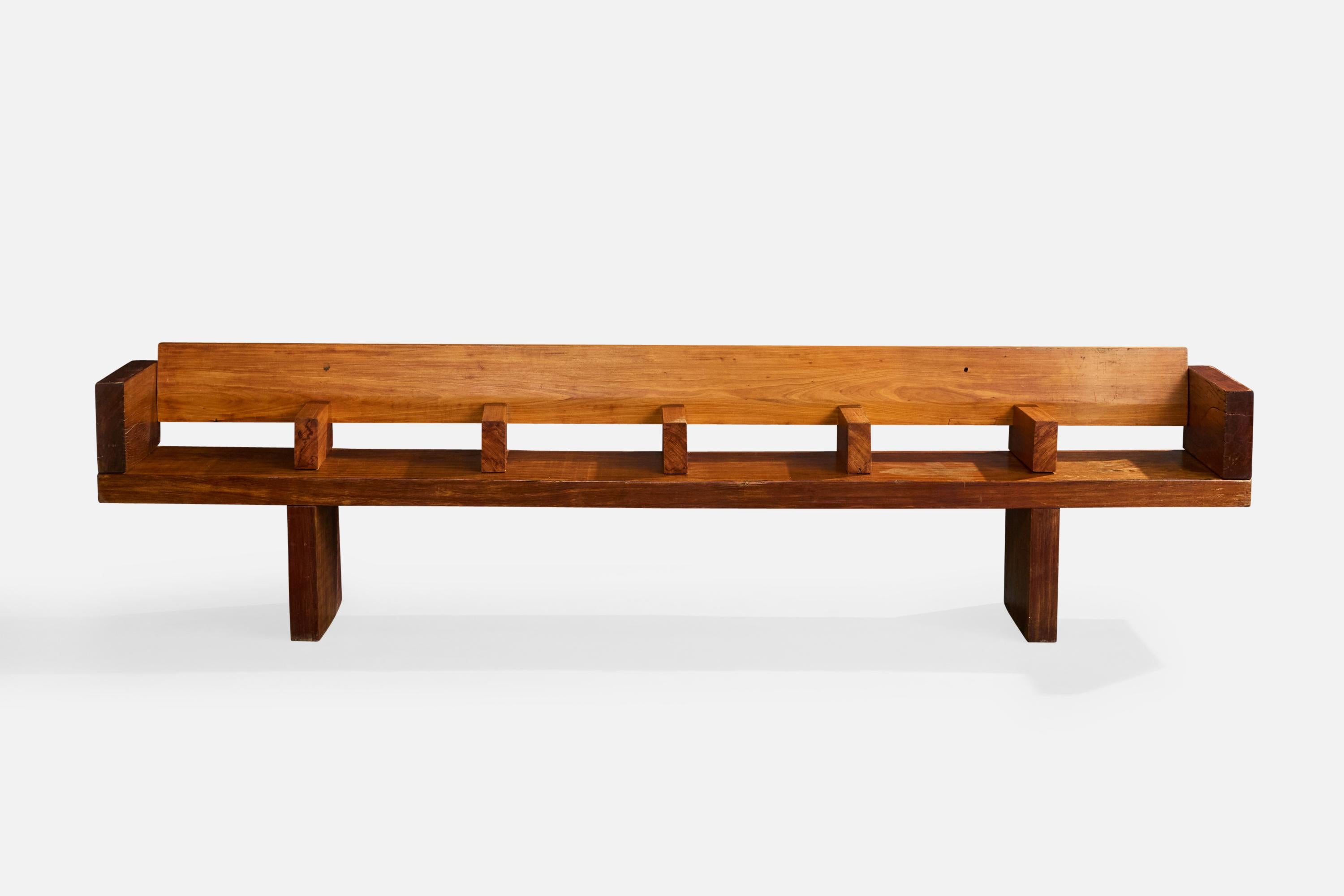 Diseñador brasileño, Banco grande, Madera de ipê, Brasil, Años 70 Moderno de mediados de siglo en venta