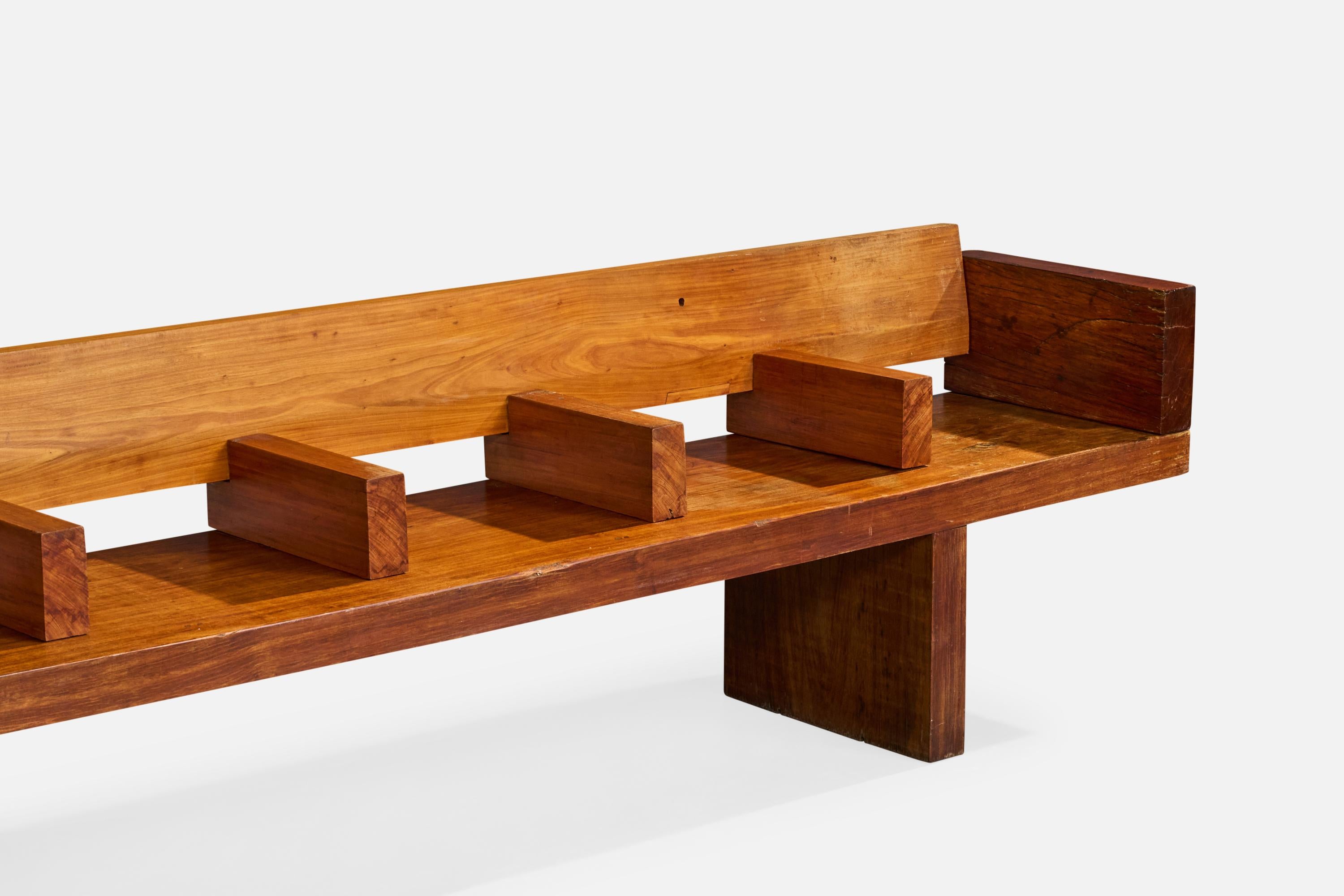 Diseñador brasileño, Banco grande, Madera de ipê, Brasil, Años 70 Brasileño en venta