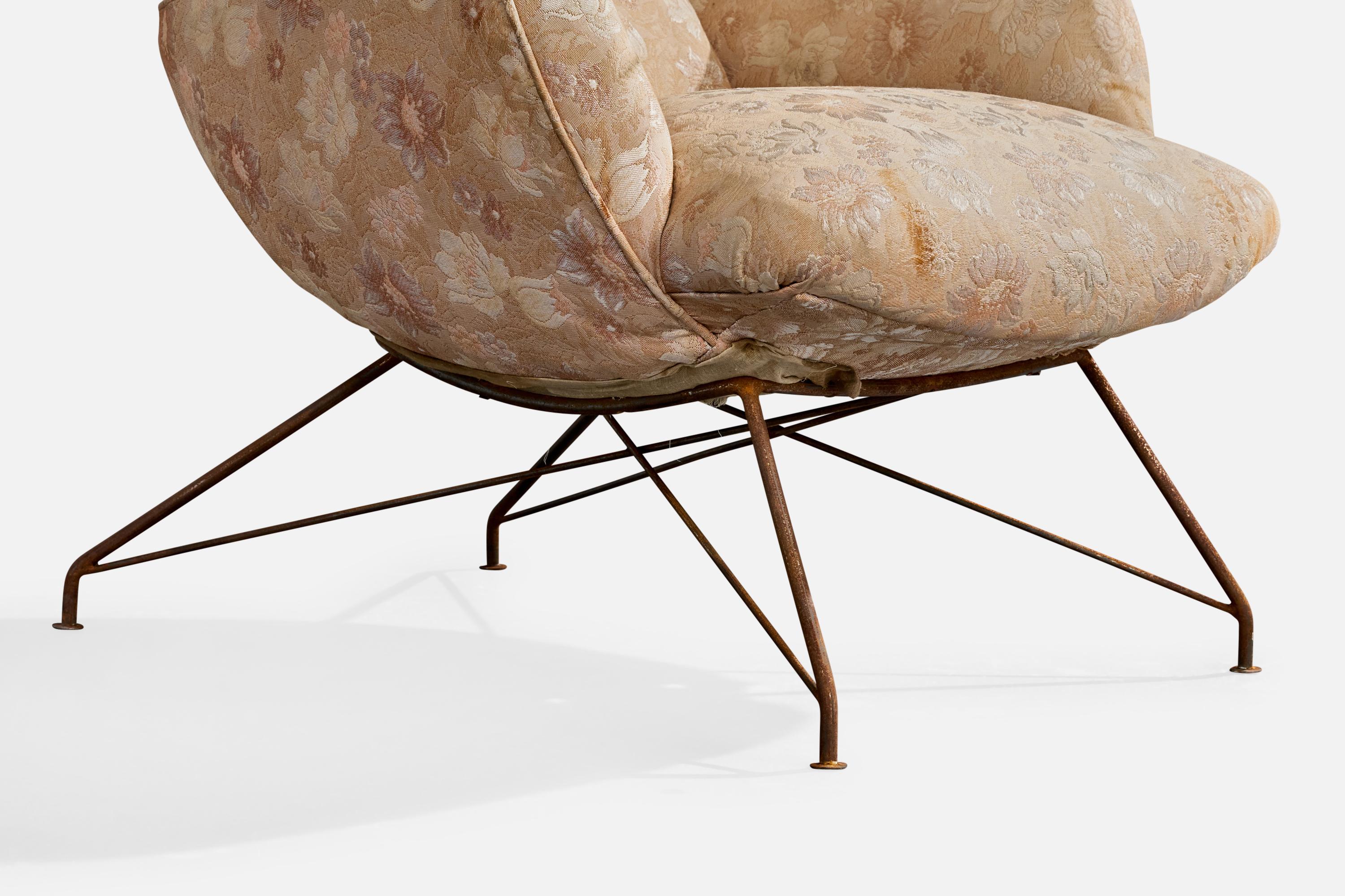 Chaise longue de designer brésilien, fer, tissu, Brésil, années 1950 en vente 4