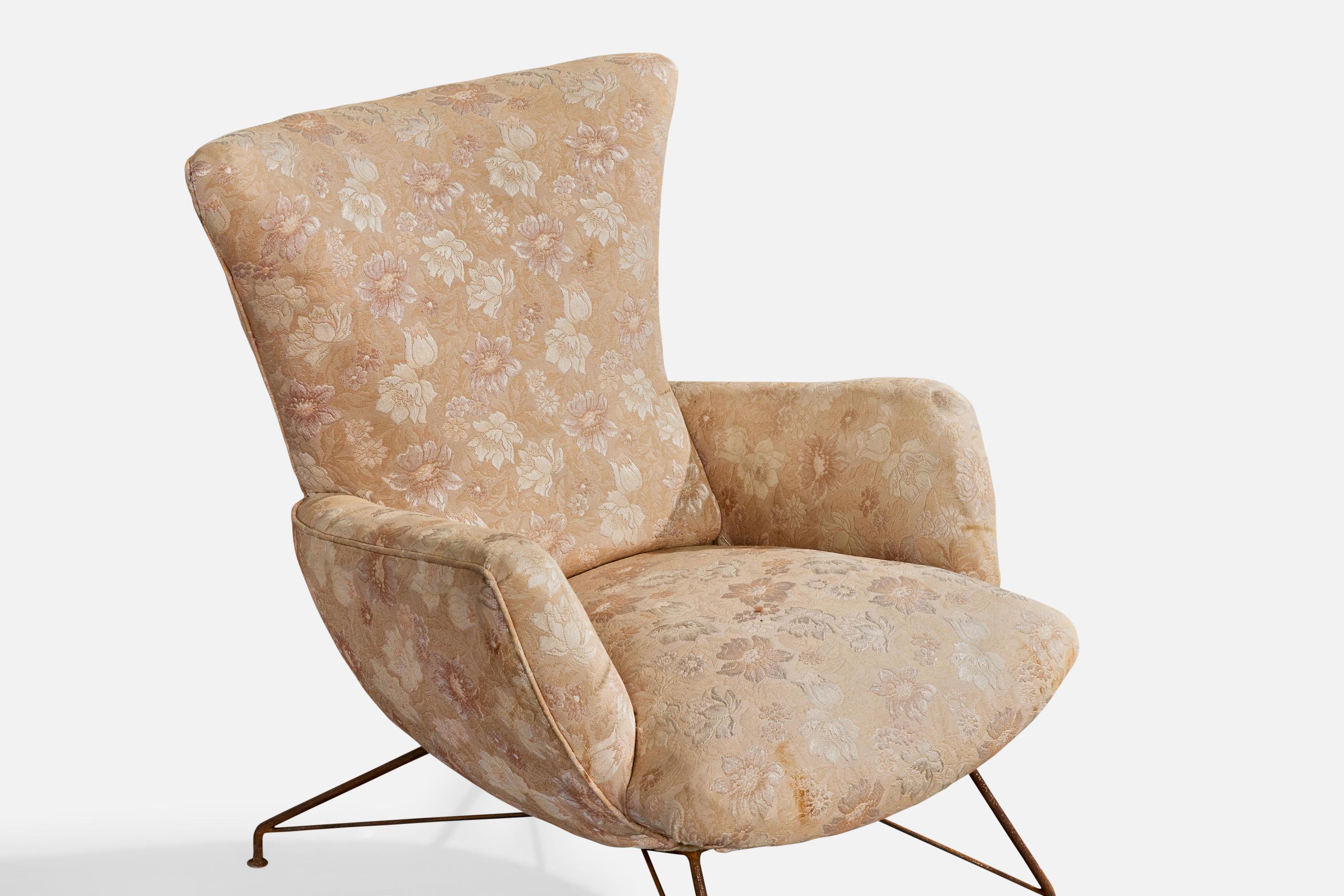 Tissu Chaise longue de designer brésilien, fer, tissu, Brésil, années 1950 en vente