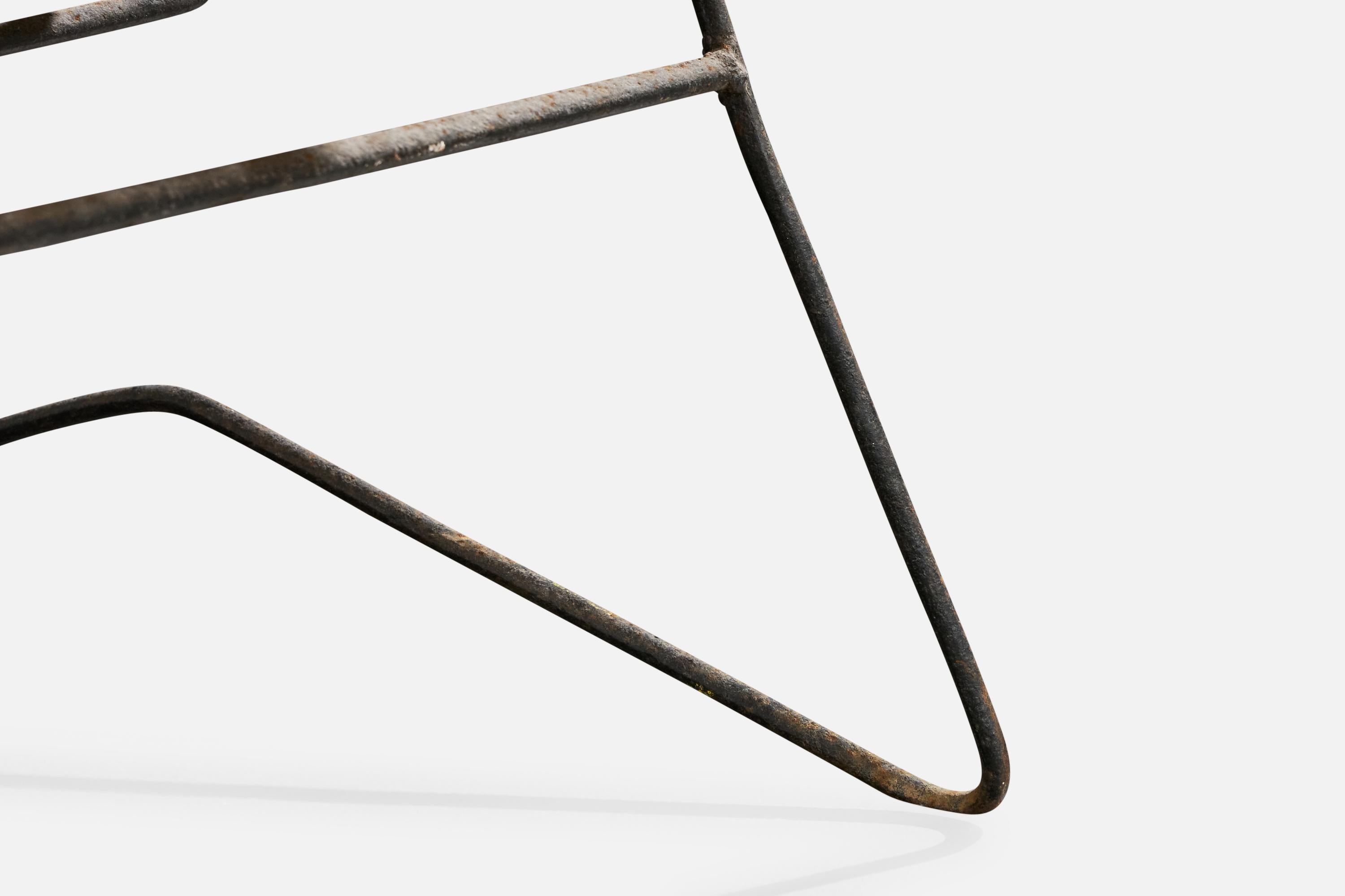 Chaise longue de designer brésilien, fer, rotin, Brésil, années 1950 en vente 5