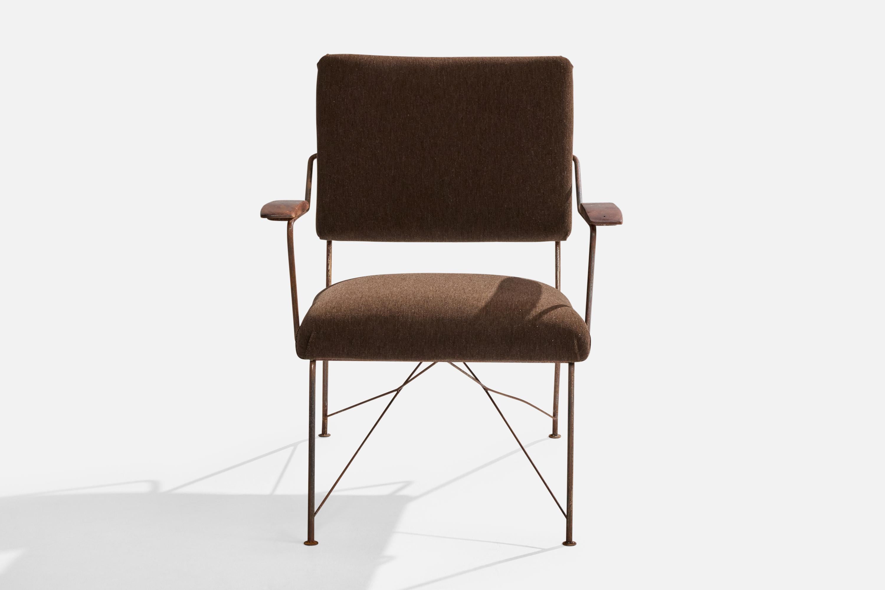 Diseñador brasileño, Silla de salón, Hierro, Madera, Terciopelo, Brasil, Años 50 Moderno de mediados de siglo en venta