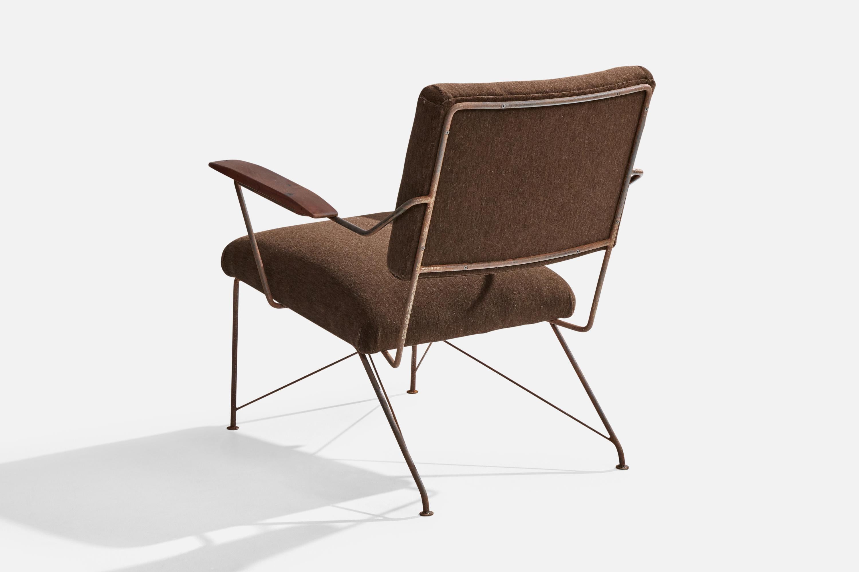 Diseñador brasileño, Silla de salón, Hierro, Madera, Terciopelo, Brasil, Años 50 en Bueno estado para la venta en High Point, NC