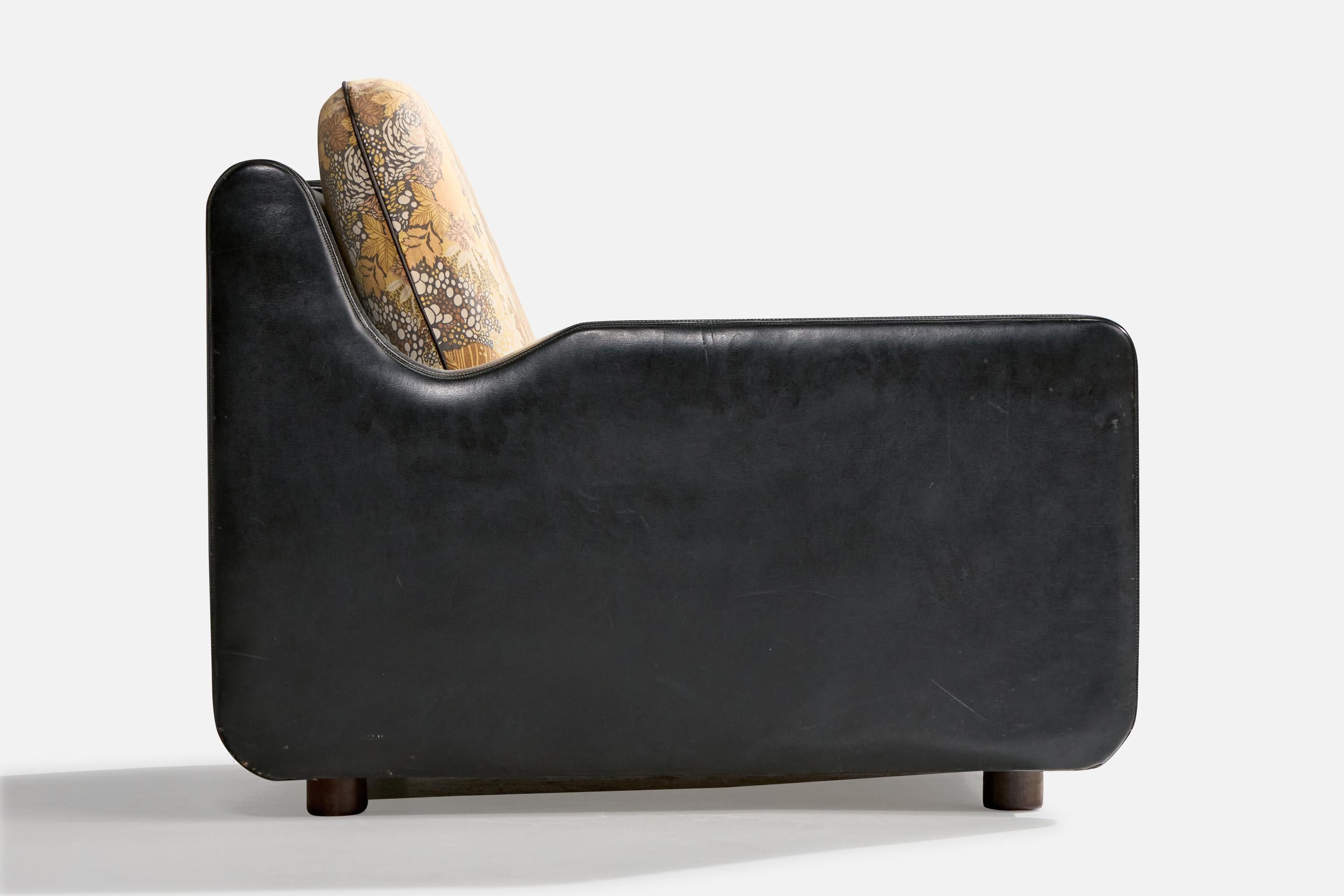 Brazilian Designer, Lounge Chair, Leatherette, Fabric, Wood, Brazil, 1960s For Sale 1