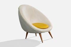 Designer brasiliano, sedia da salotto, vinile, legno, Brasile, anni '50