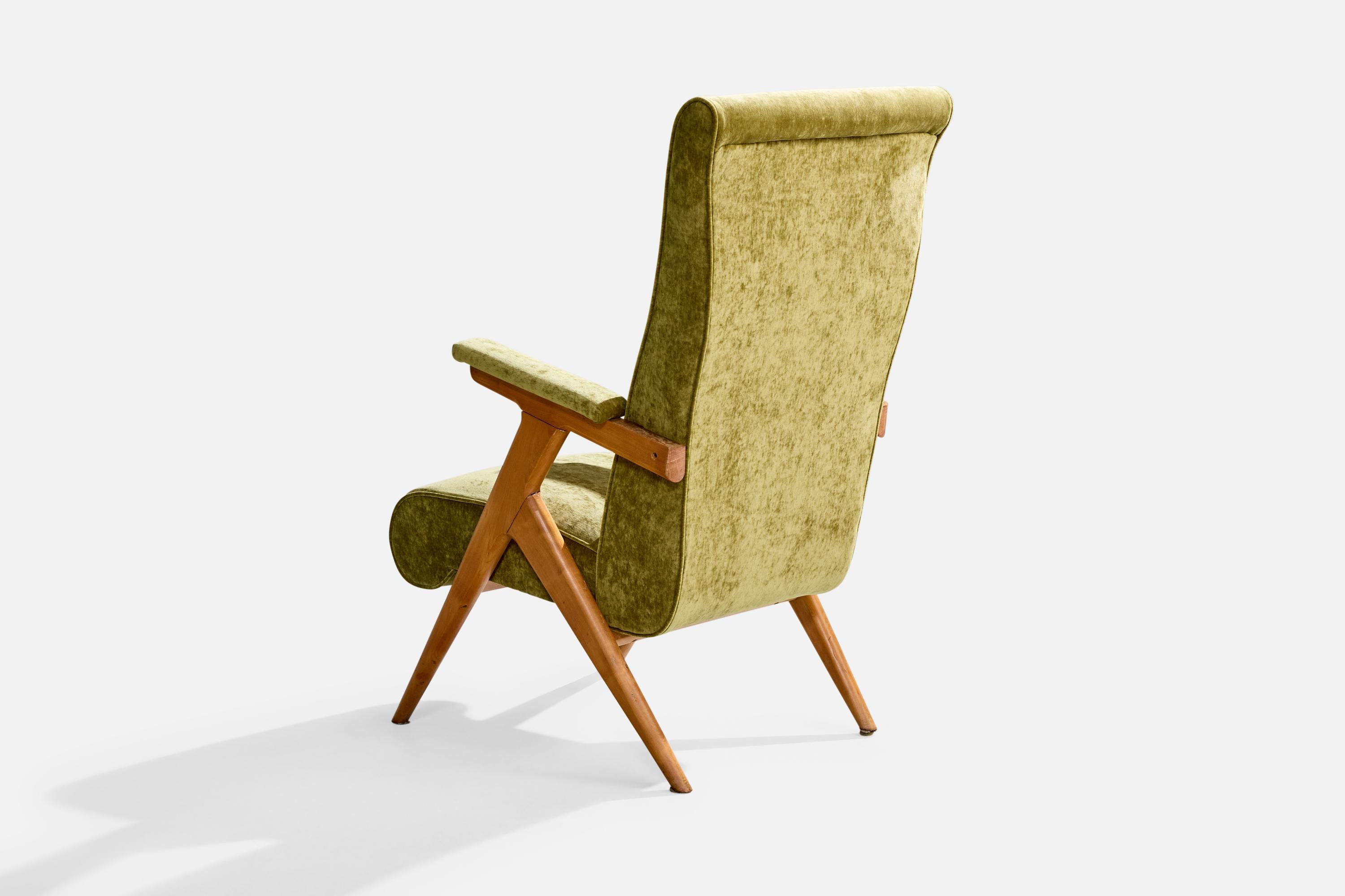 Designer brésilien, fauteuil de salon, bois, velours, Brésil, années 1960 Bon état - En vente à High Point, NC