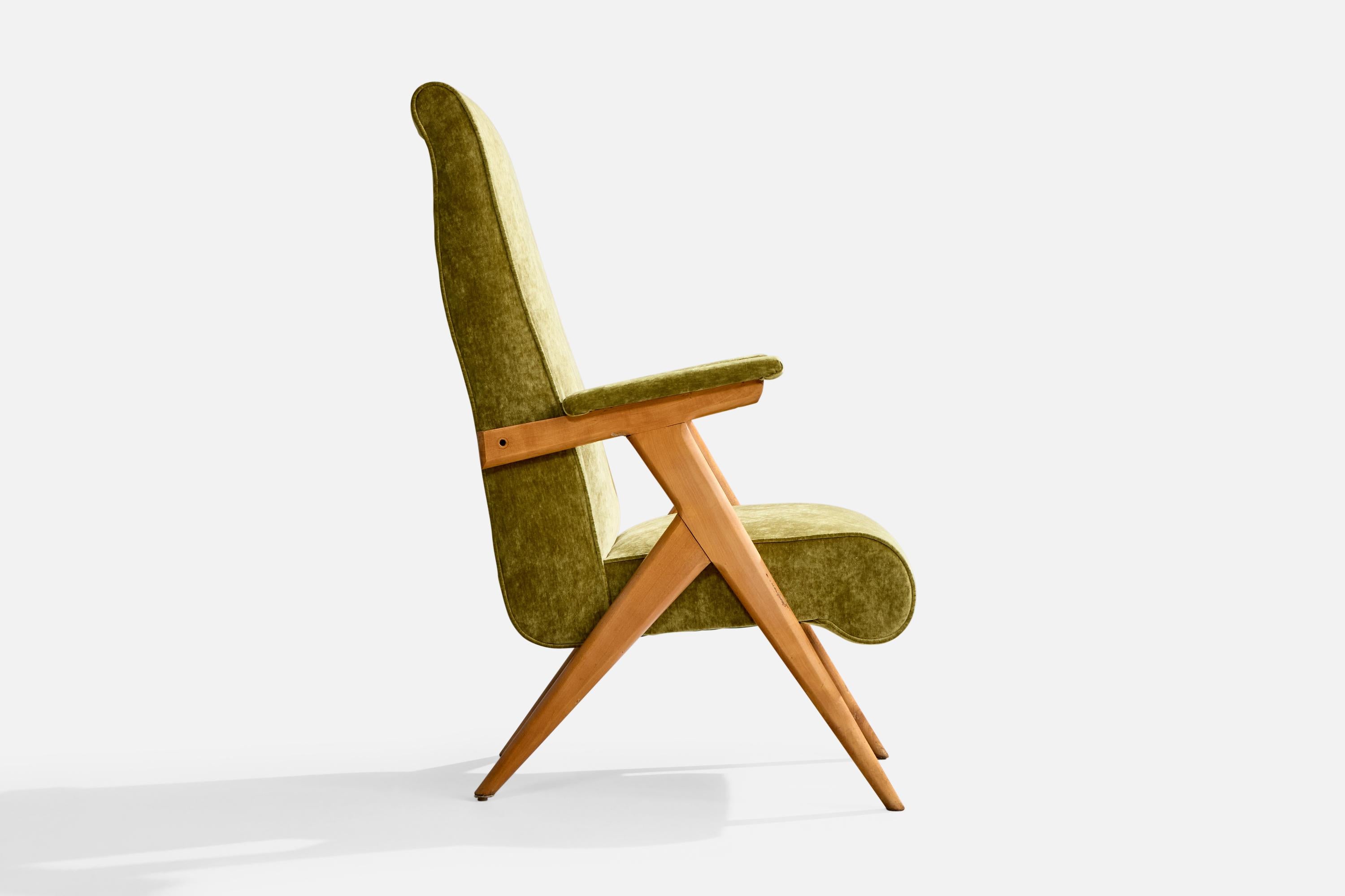 Milieu du XXe siècle Designer brésilien, fauteuil de salon, bois, velours, Brésil, années 1960 en vente