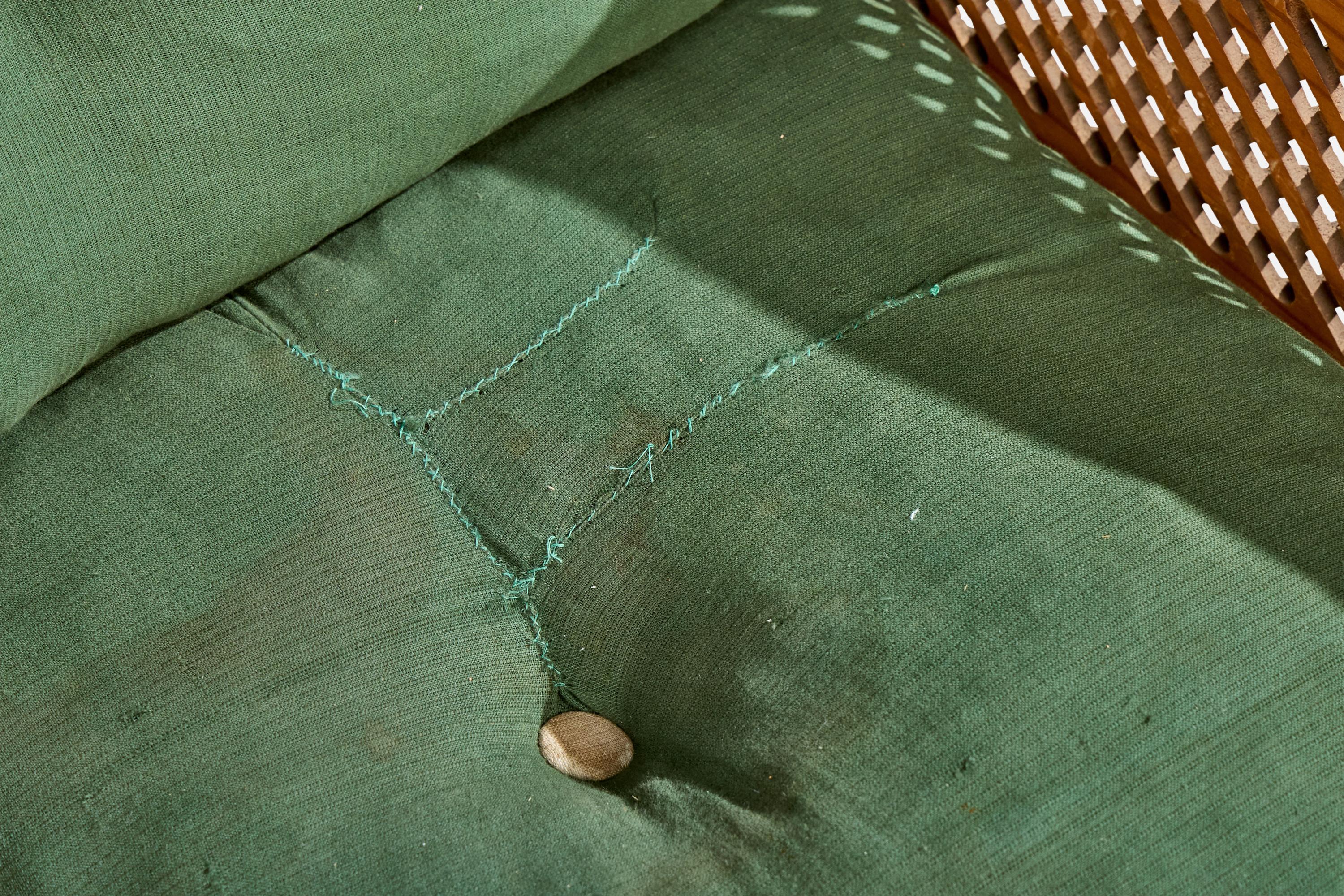 Designer brésilien, chaises longues, pin de Paraná, tissu, Brésil, années 1960 en vente 5