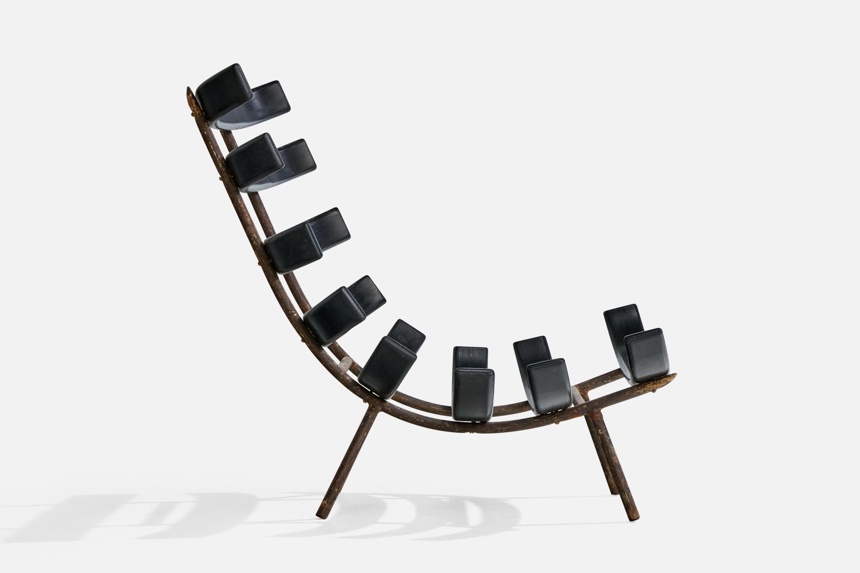 Designer brésilien, chaises longues, Wood, Iron, Brésil, années 1950 en vente 3