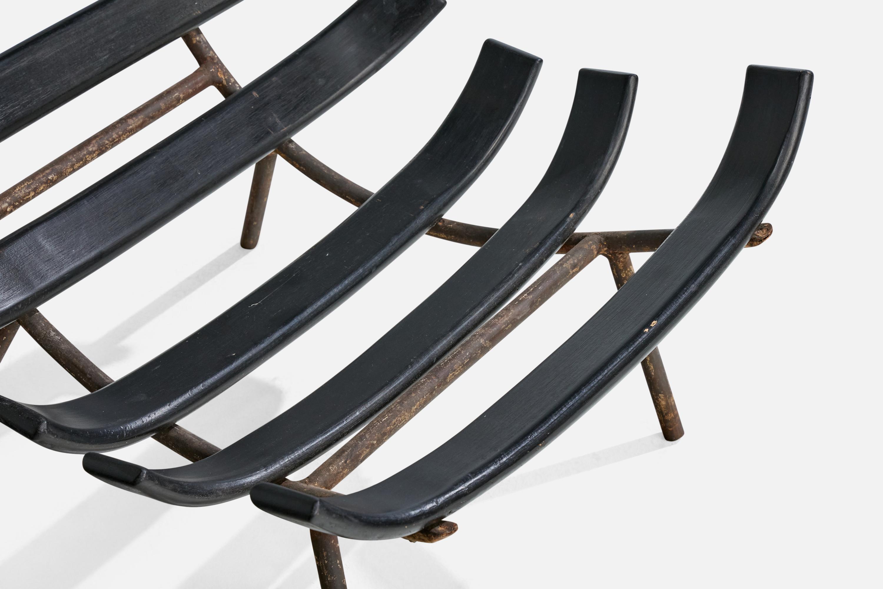 Mid-Century Modern Designer brésilien, chaises longues, Wood, Iron, Brésil, années 1950 en vente