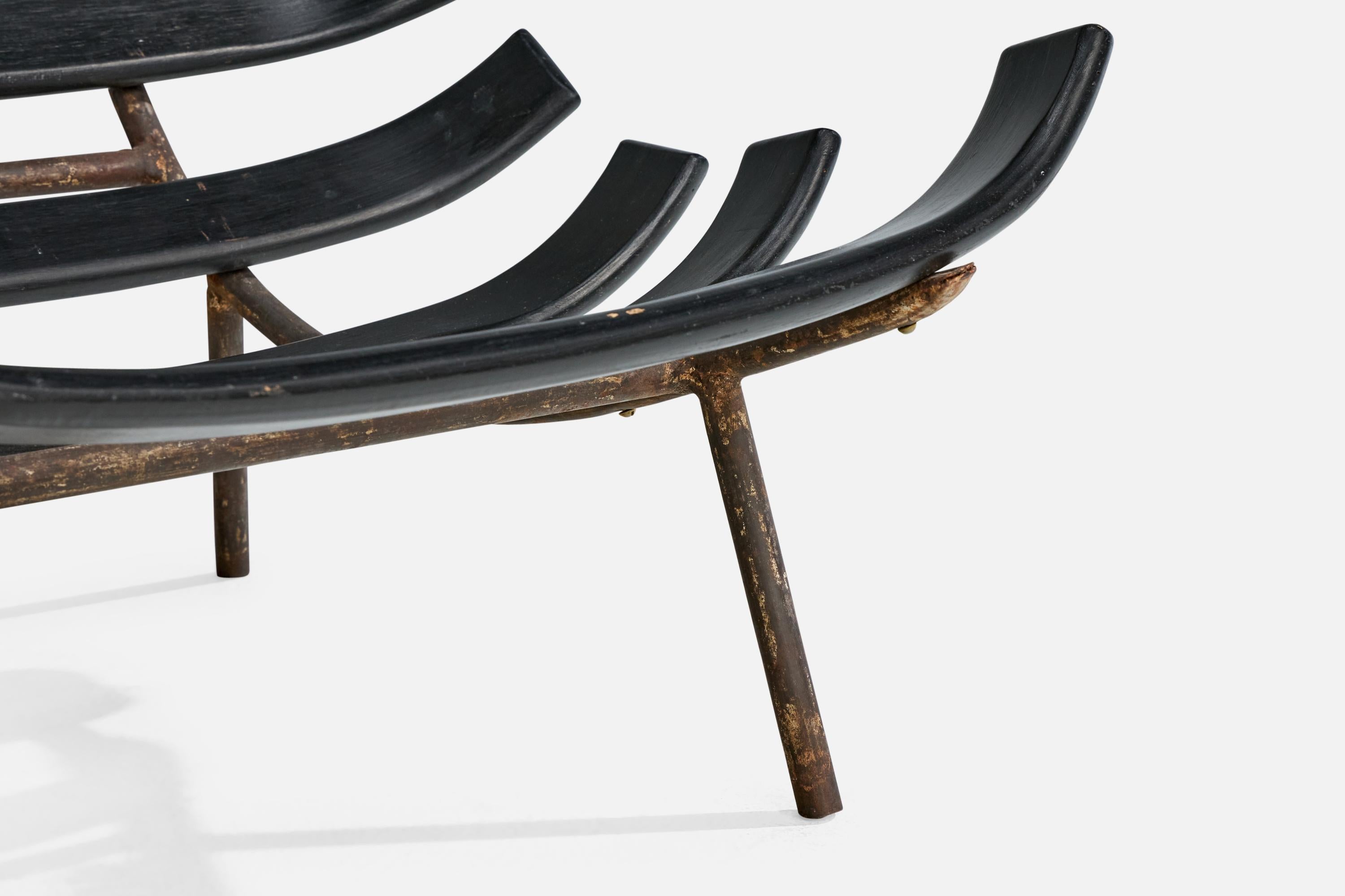 Designer brésilien, chaises longues, Wood, Iron, Brésil, années 1950 Bon état - En vente à High Point, NC