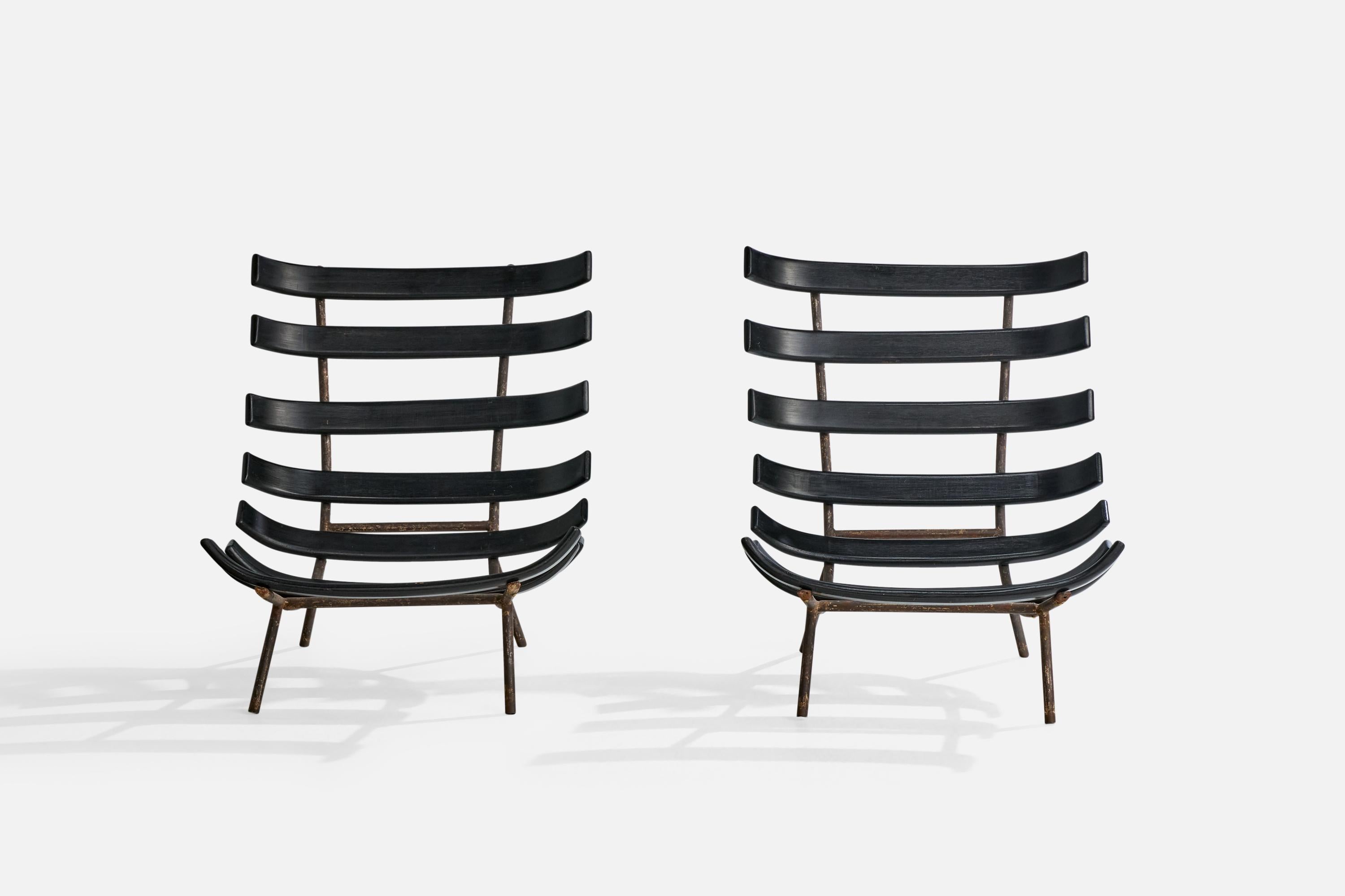 Fer Designer brésilien, chaises longues, Wood, Iron, Brésil, années 1950 en vente