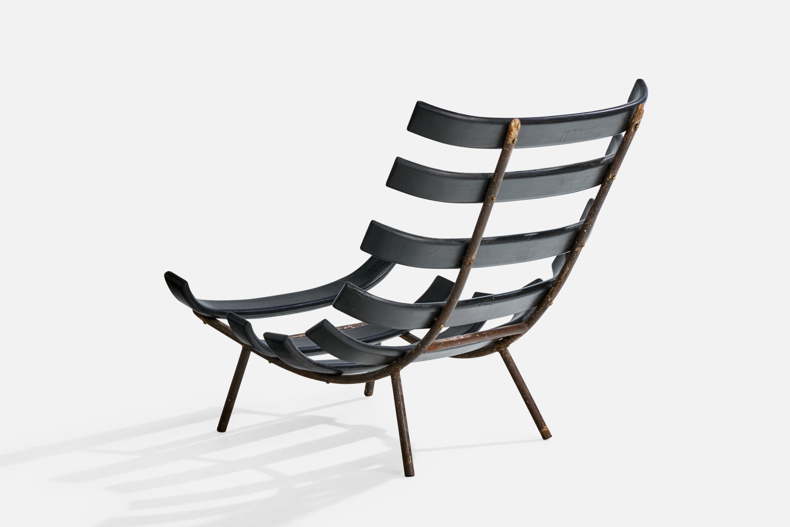 Designer brésilien, chaises longues, Wood, Iron, Brésil, années 1950 en vente 2