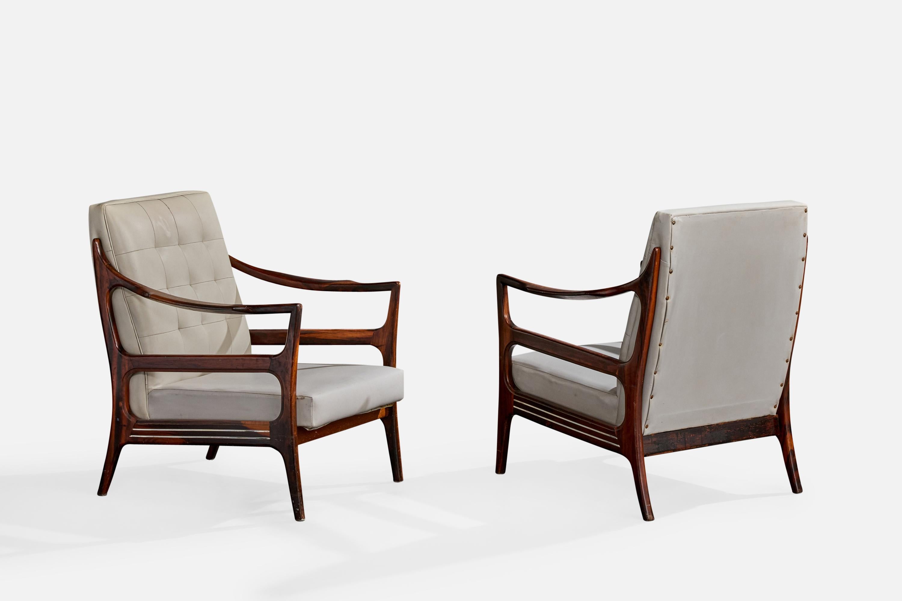 Mid-Century Modern Designer brésilien, chaises longues, Wood, cuir, Brésil, années 1950 en vente