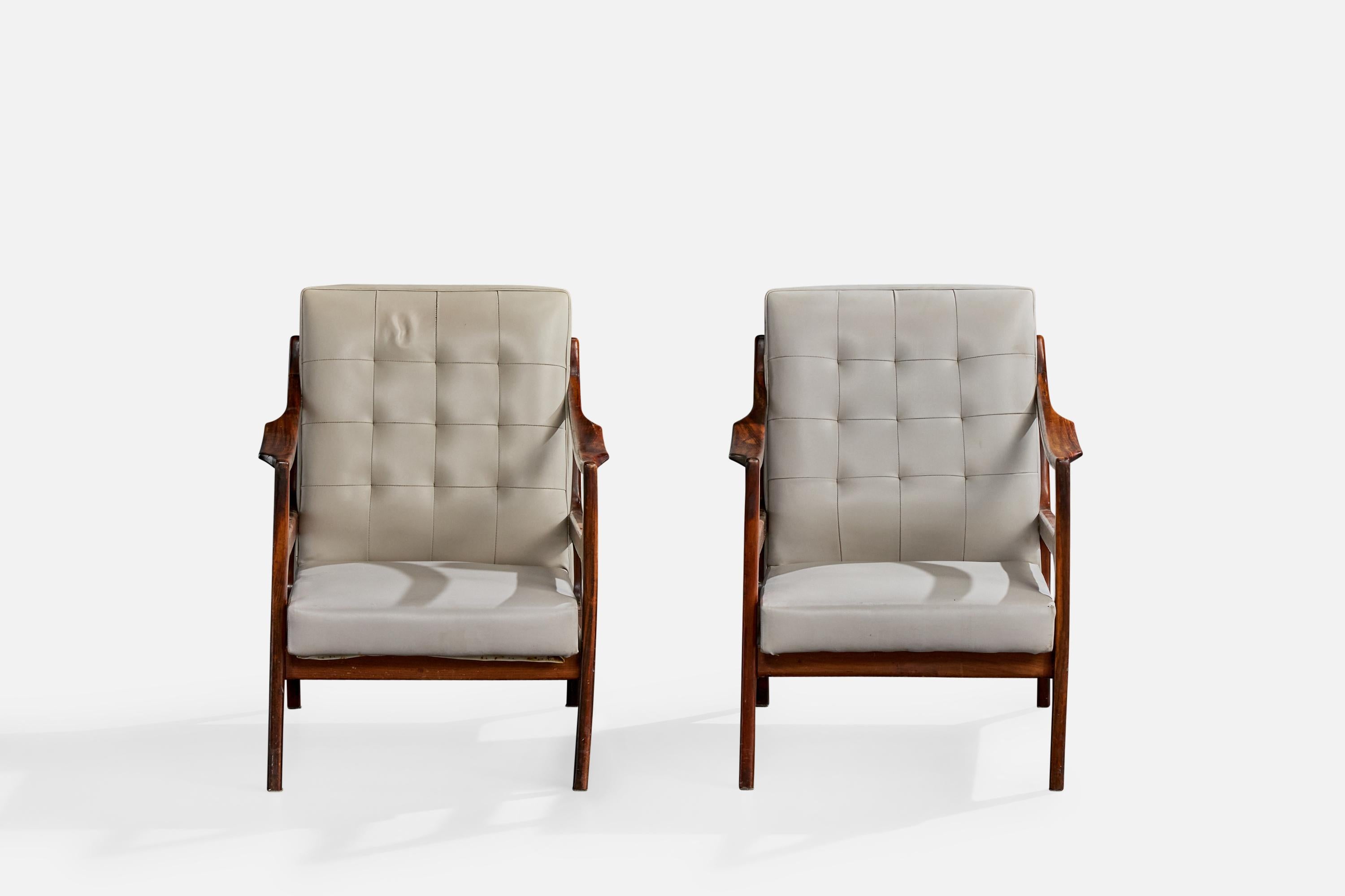 Brésilien Designer brésilien, chaises longues, Wood, cuir, Brésil, années 1950 en vente