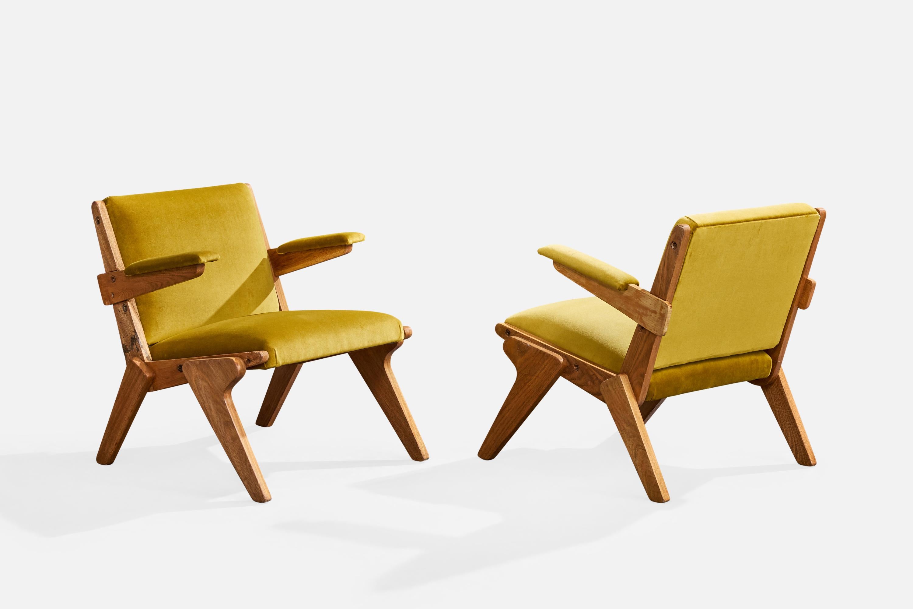 Mid-Century Modern Designer brésilien, chaises longues, Wood, velours, Brésil, années 1950 en vente