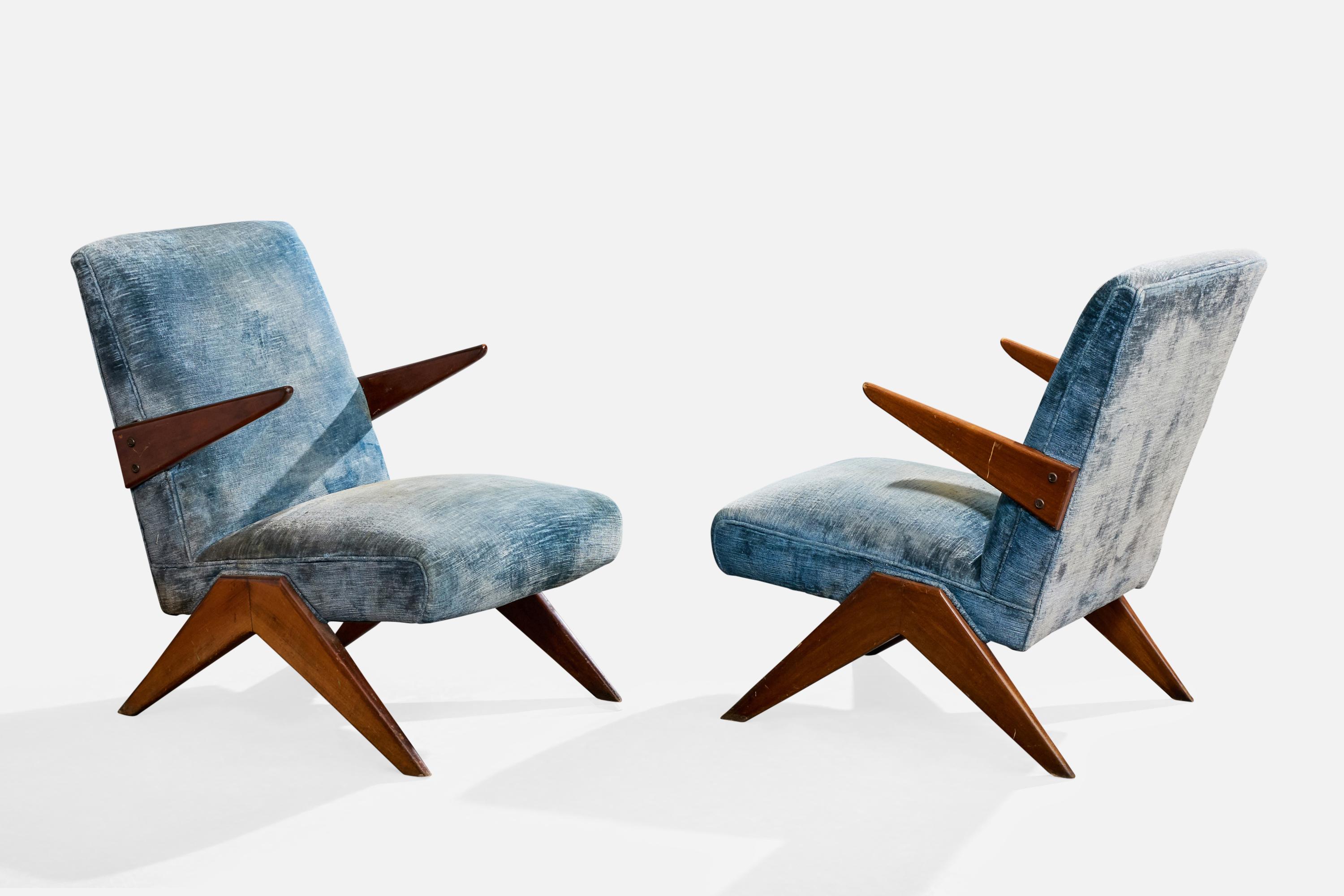 Diseñador brasileño, Sillas de salón, Madera, Terciopelo, Brasil, Años 50 Moderno de mediados de siglo en venta