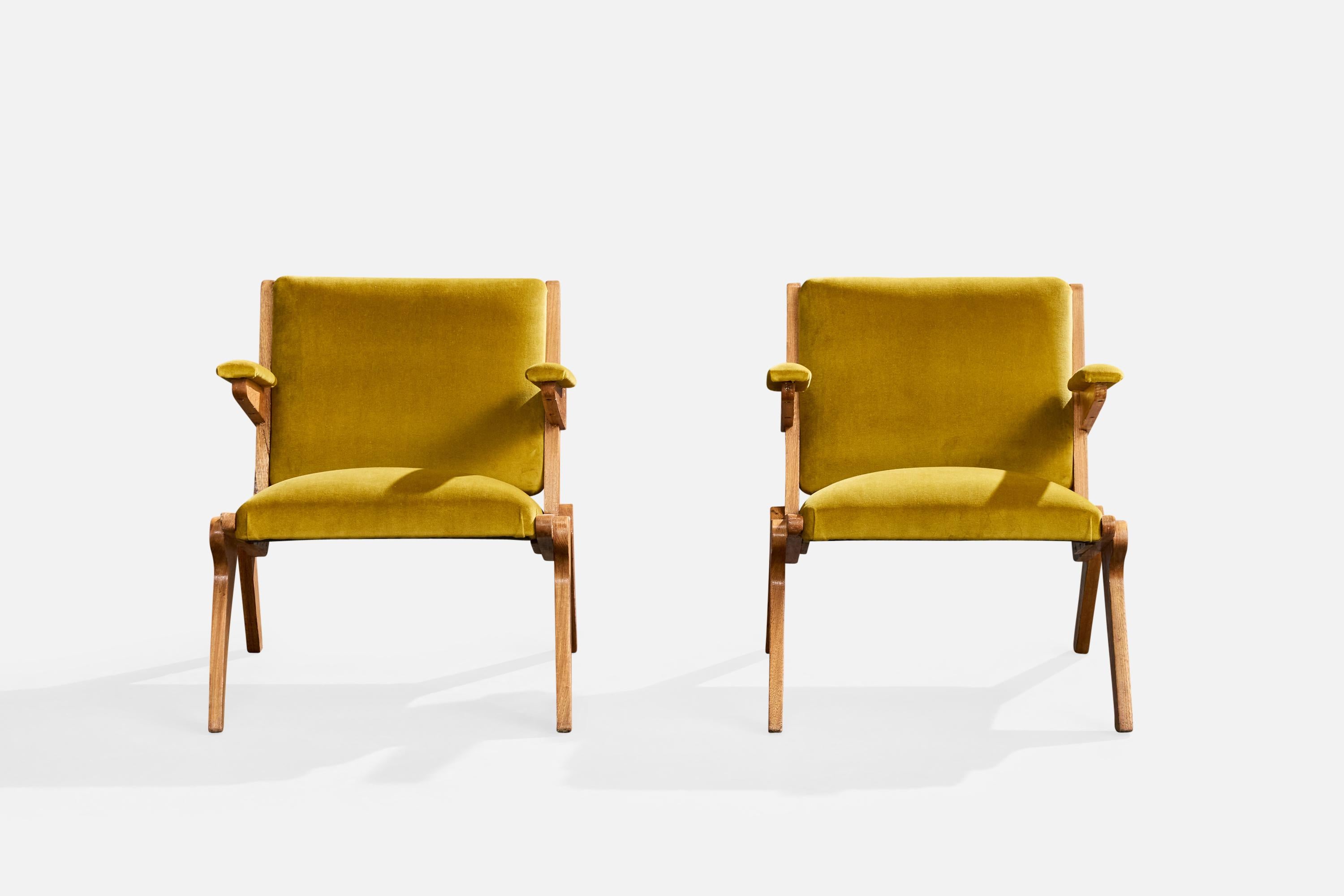 Brésilien Designer brésilien, chaises longues, Wood, velours, Brésil, années 1950 en vente