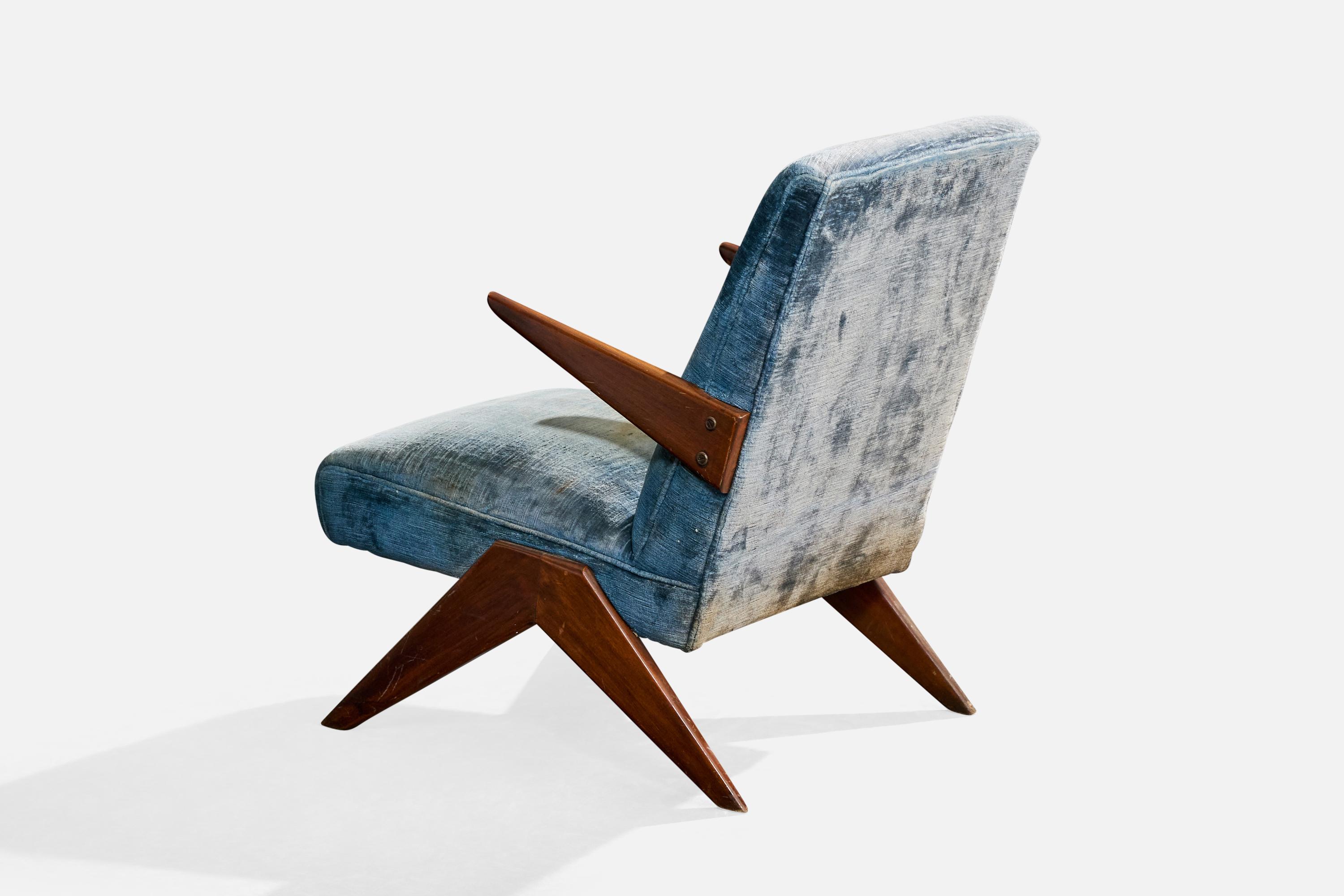 Diseñador brasileño, Sillas de salón, Madera, Terciopelo, Brasil, Años 50 mediados del siglo XX en venta