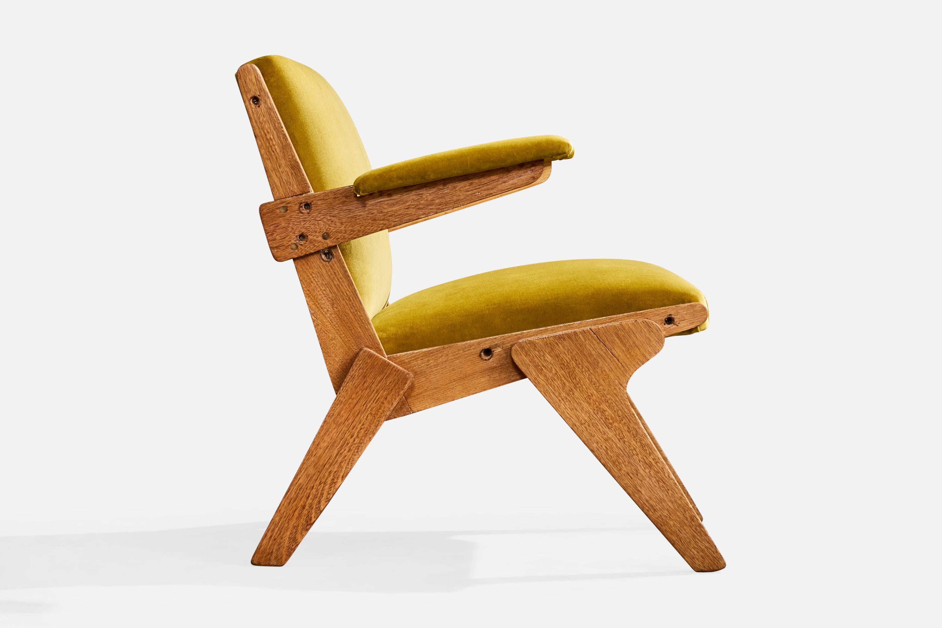 Velours Designer brésilien, chaises longues, Wood, velours, Brésil, années 1950 en vente