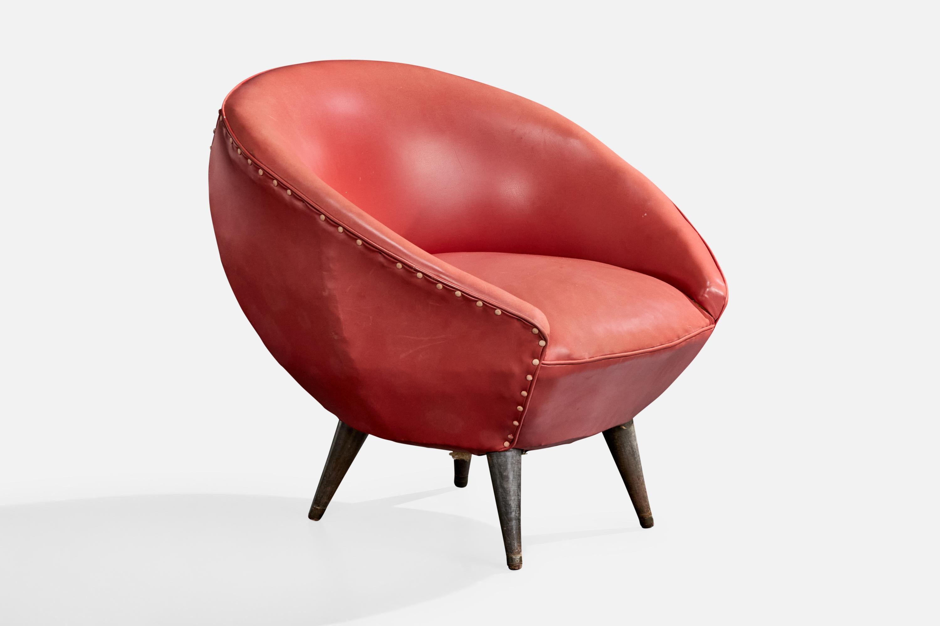 Designer brésilien, chaises longues, Wood, Vinyl, Brésil, années 1950 État moyen - En vente à High Point, NC