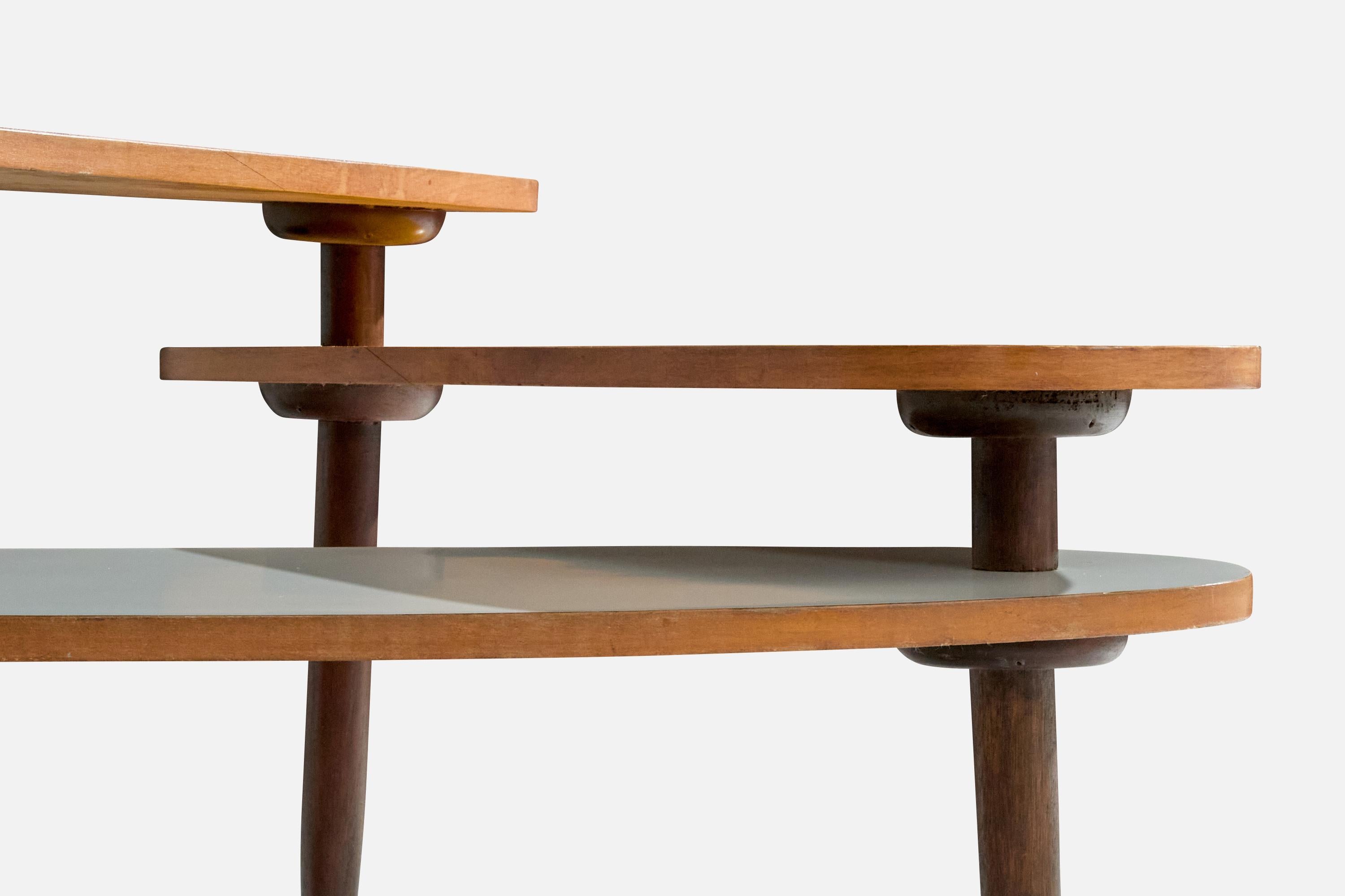 Diseñador brasileño, Mesa auxiliar, Madera, Formica, Brasil, Años 50 en Bueno estado para la venta en High Point, NC