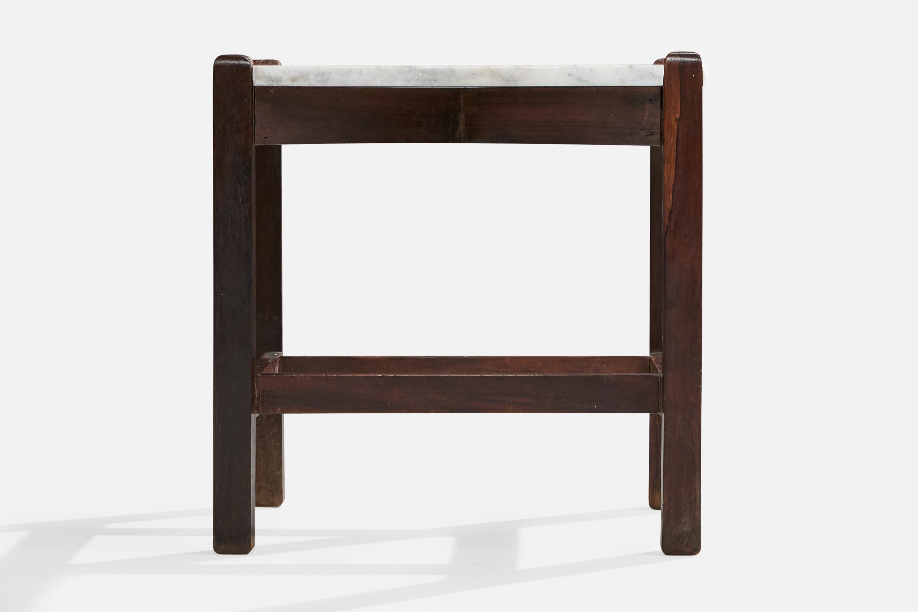 Milieu du XXe siècle Designer brésilien, tables d'appoint, bois, marbre, Brésil, années 1960 en vente