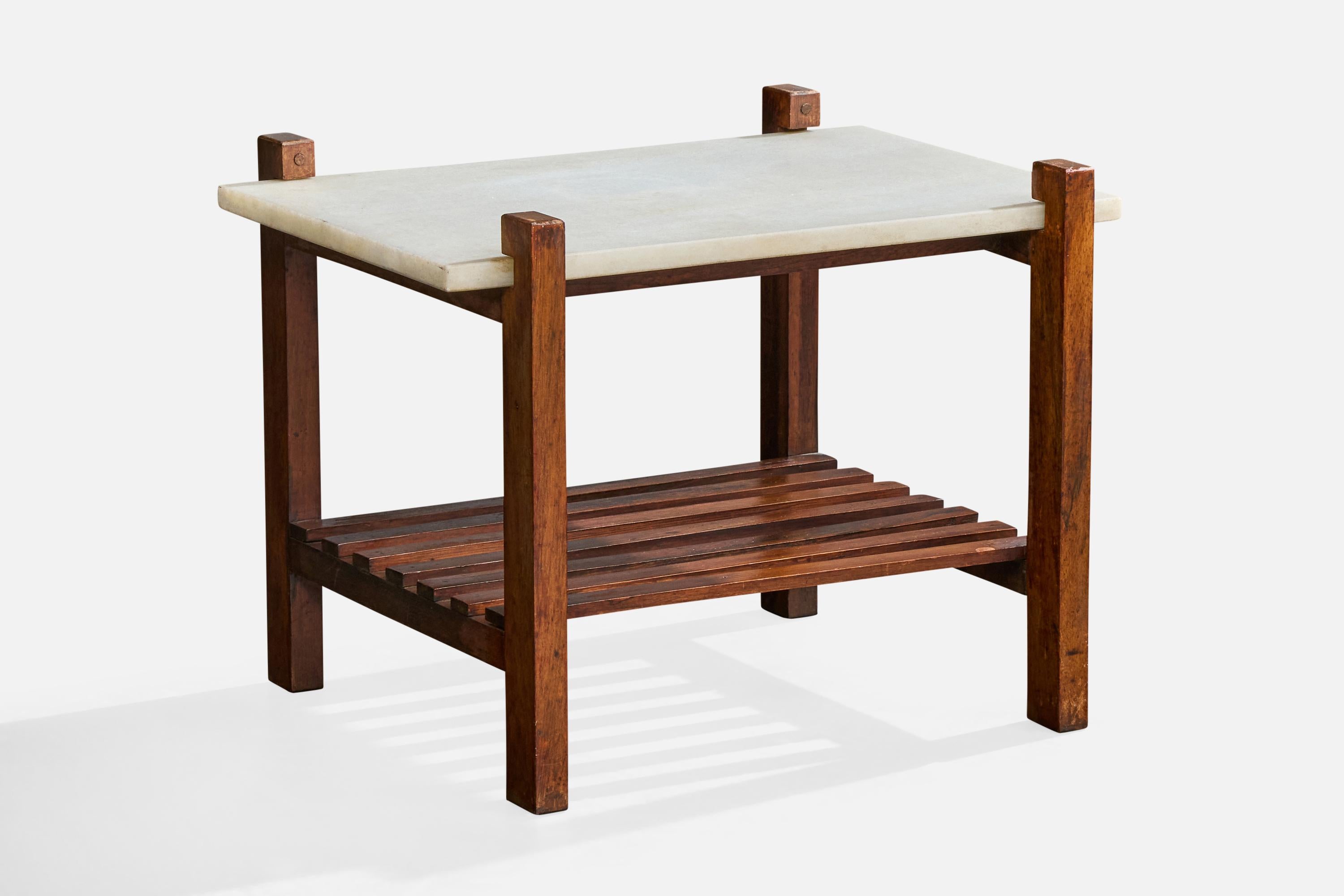 Milieu du XXe siècle Designer brésilien, tables d'appoint, bois, marbre, Brésil, années 1960 en vente