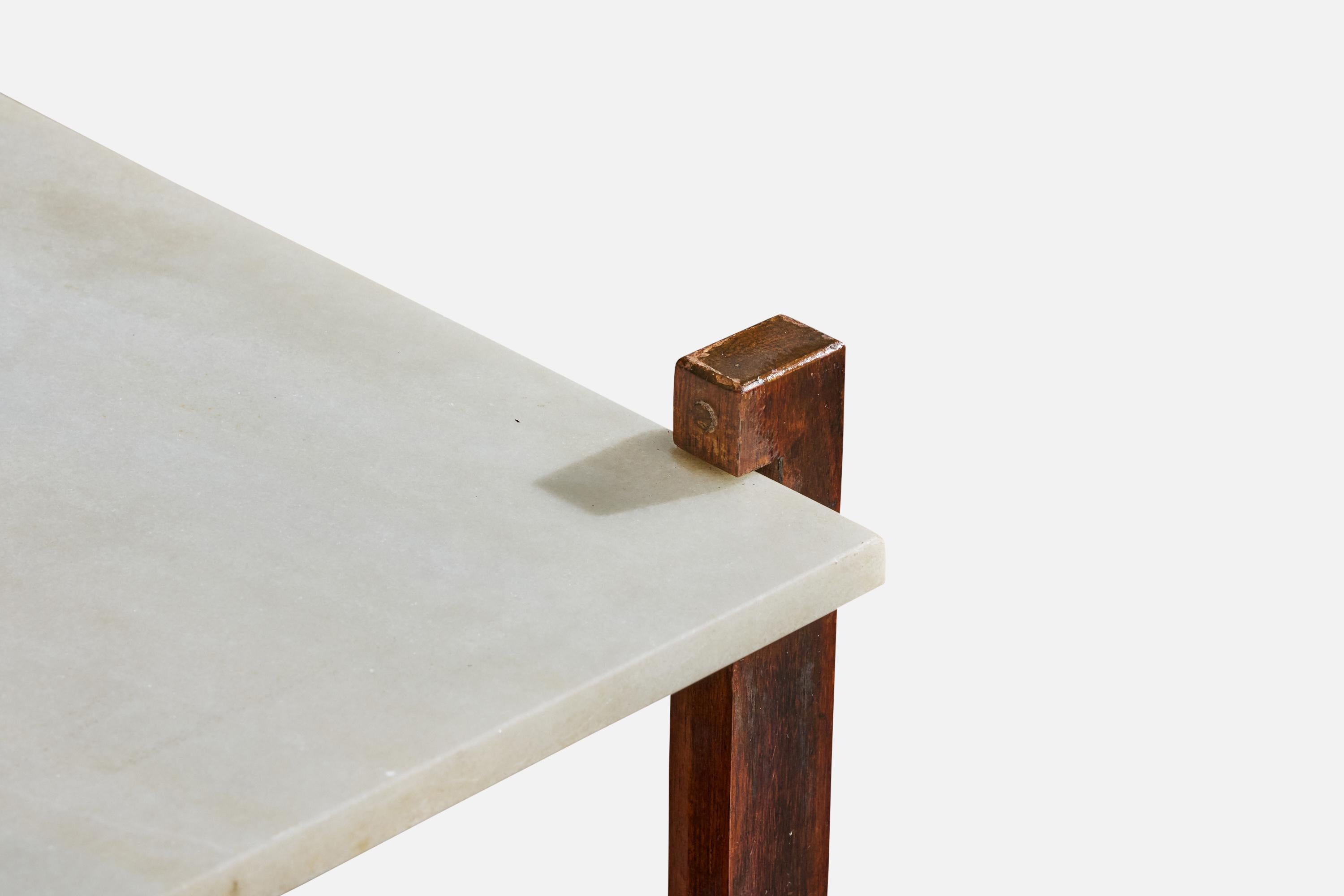 Designer brésilien, tables d'appoint, bois, marbre, Brésil, années 1960 en vente 1