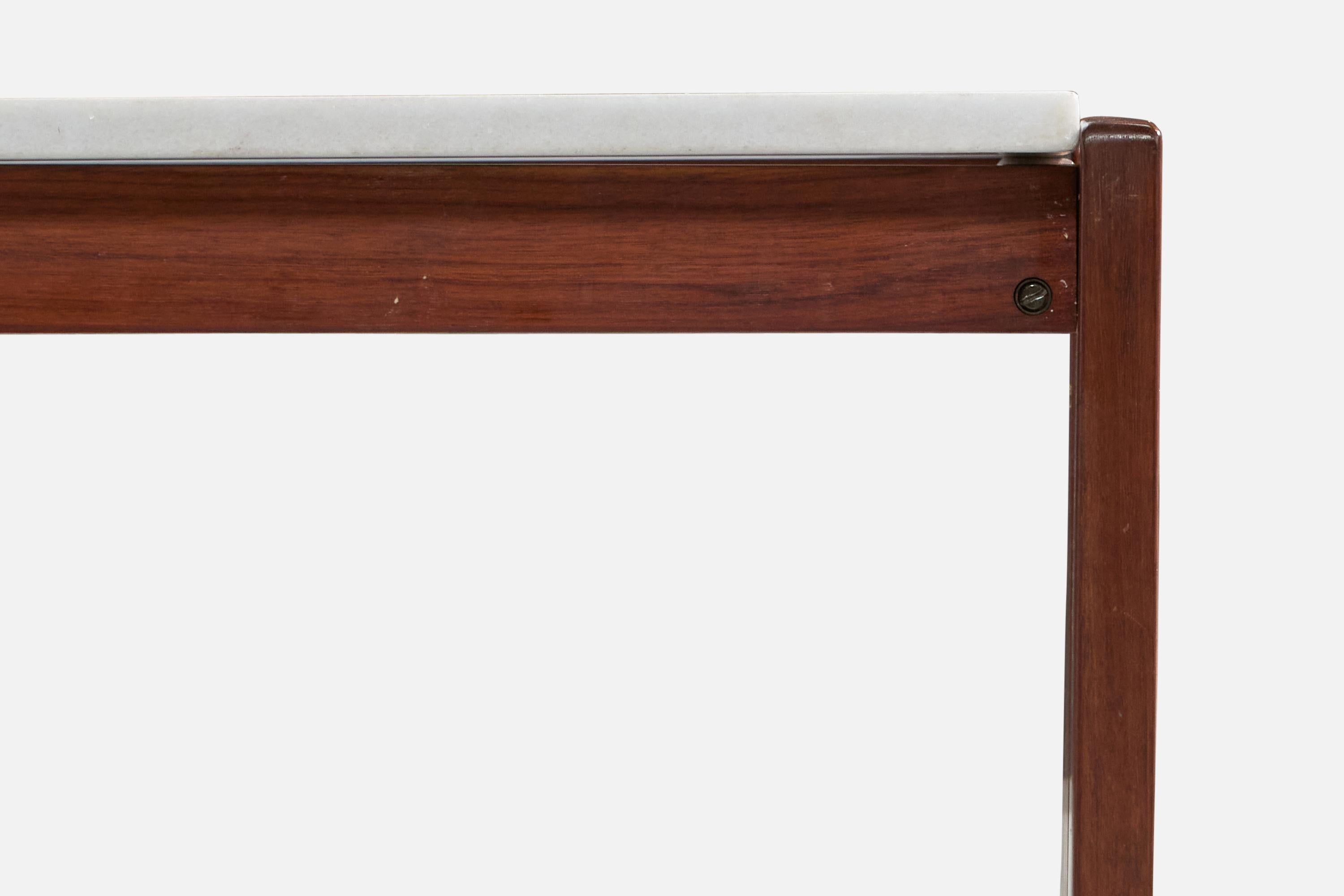 Designer brésilien, tables d'appoint, bois, marbre, Brésil, années 1970 en vente 1