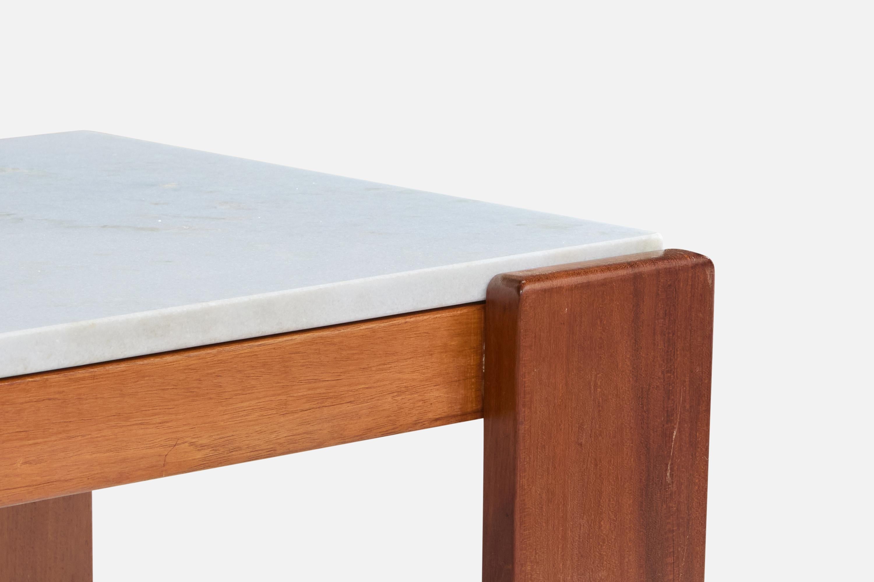 Designer brésilien, tables d'appoint, bois, marbre, Brésil, années 1970 en vente 2