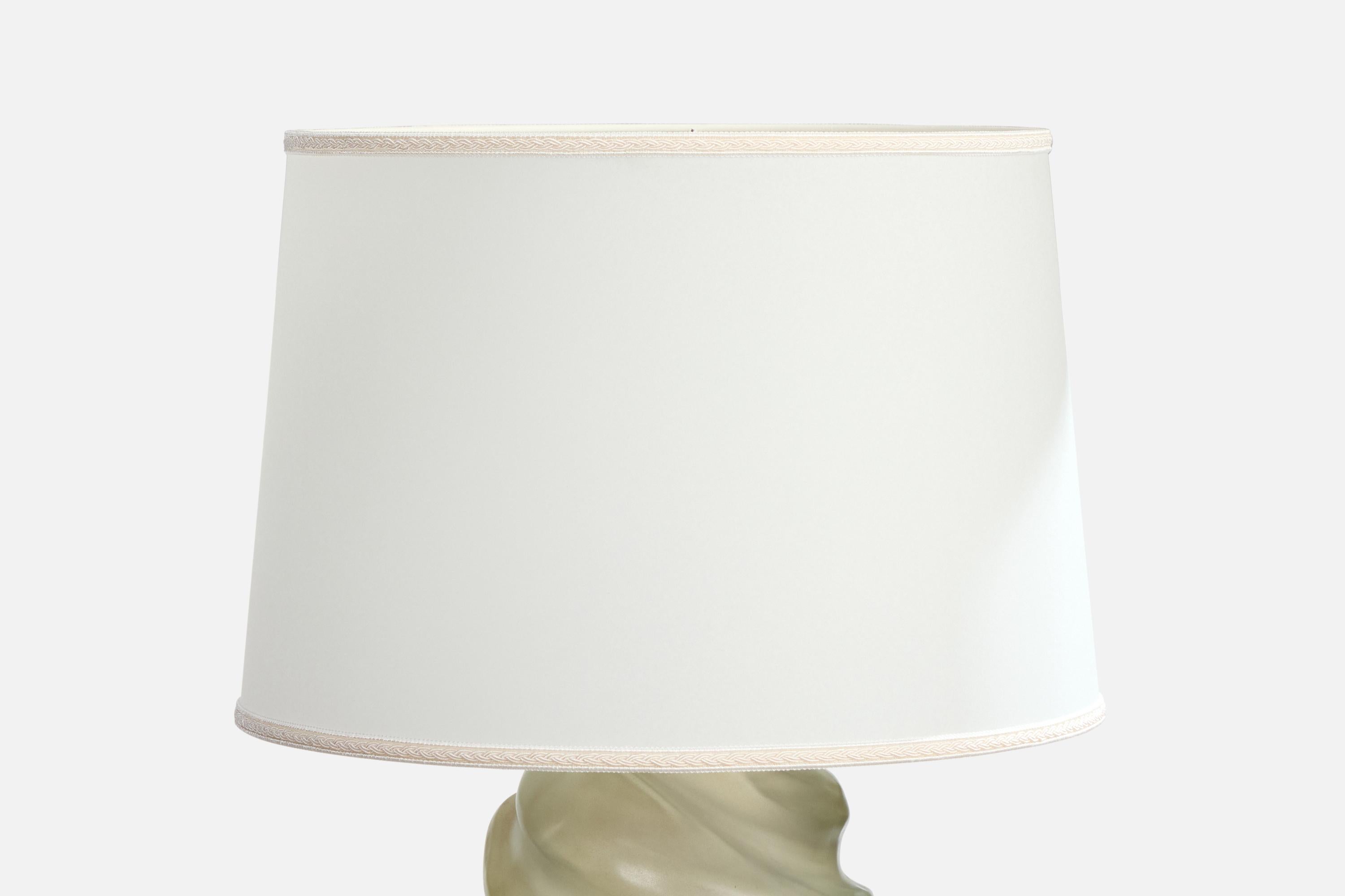 Designer brasiliano, Lampada da tavolo di grandi dimensioni, resina, Brasile, anni '60 in vendita 7