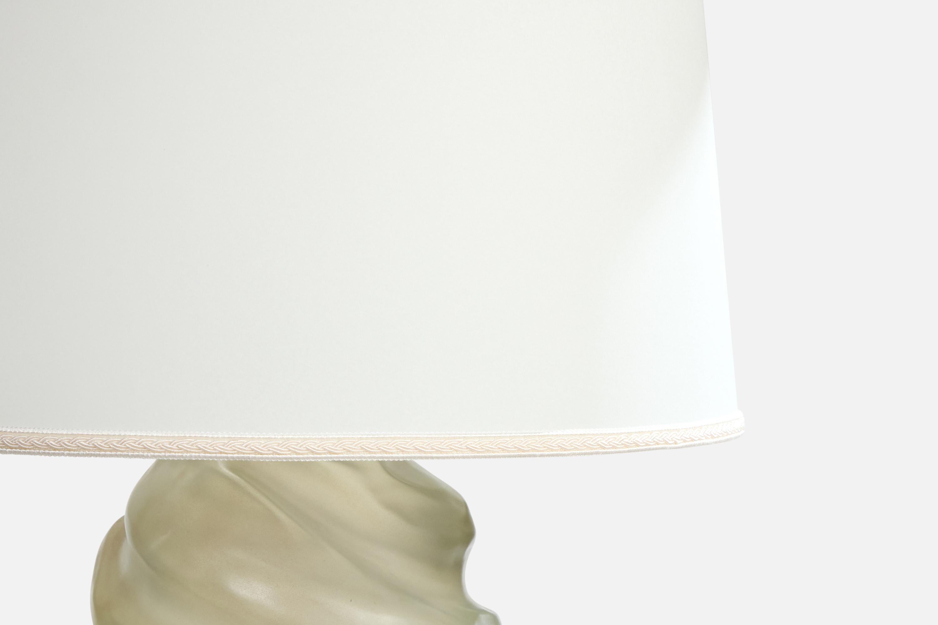 Designer brasiliano, Lampada da tavolo di grandi dimensioni, resina, Brasile, anni '60 in vendita 8