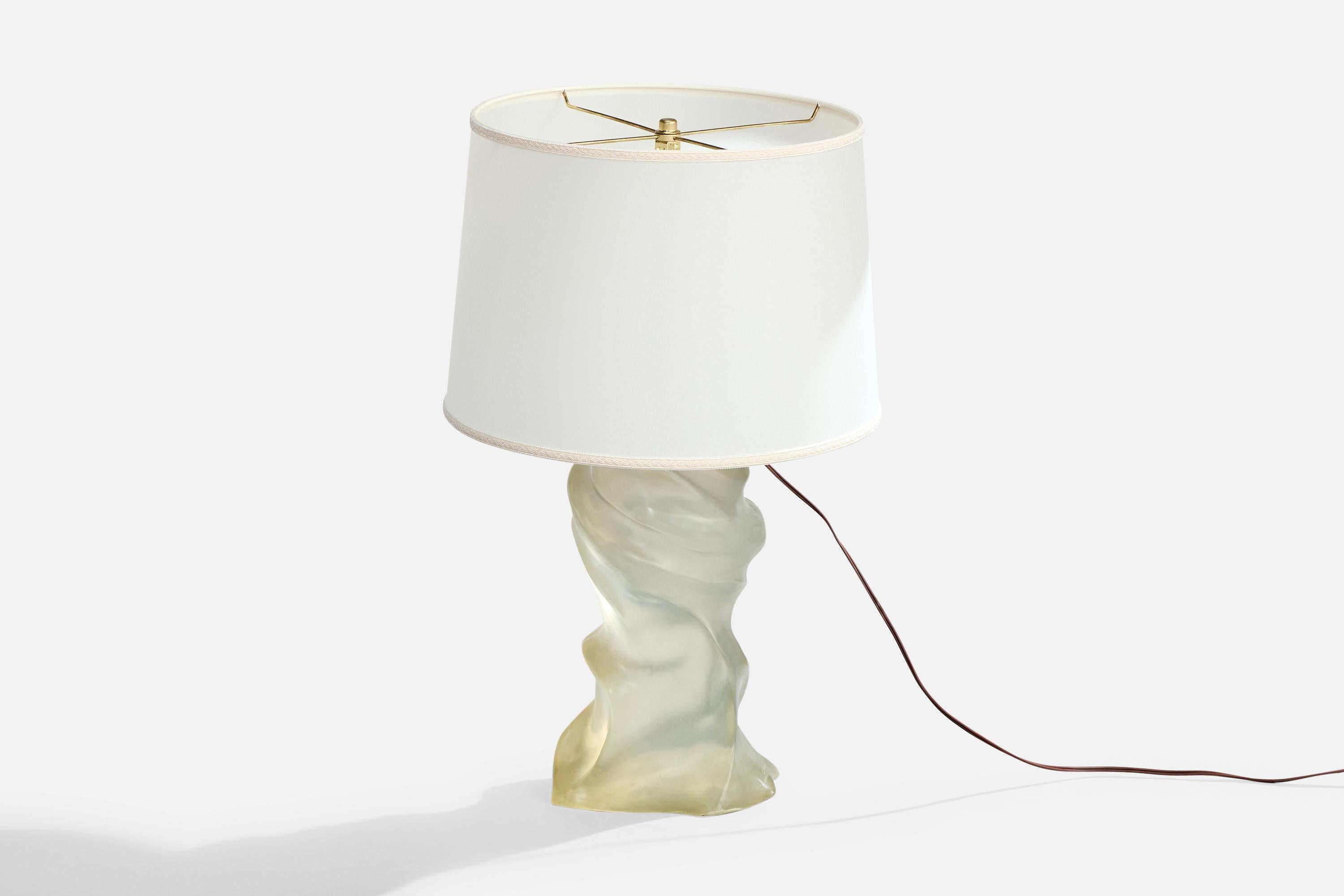 Diseñador brasileño, Lámpara de mesa de tamaño grande, resina, Brasil, años 60 Moderno de mediados de siglo en venta