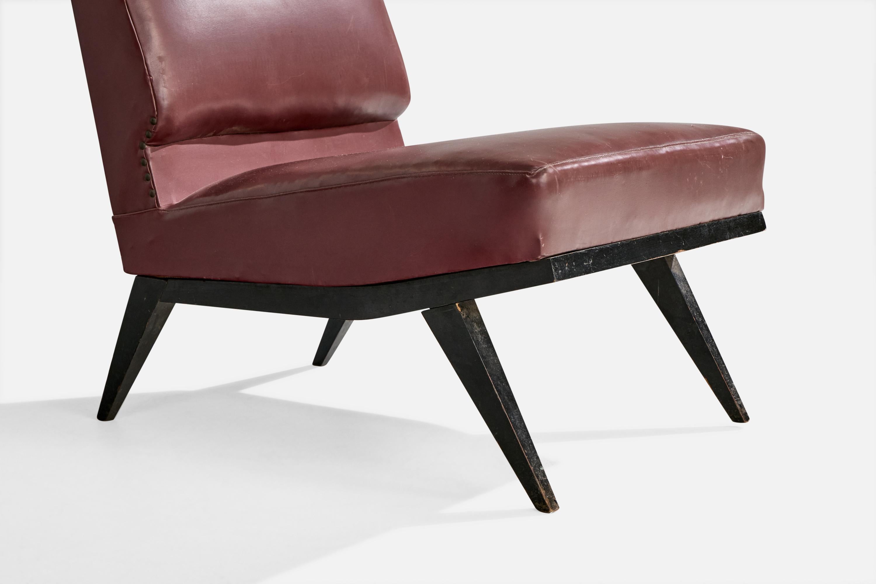 Brazilian Designer, Slipper Chairs, Wood, Vinyl, Brazil, 1960s For Sale 5