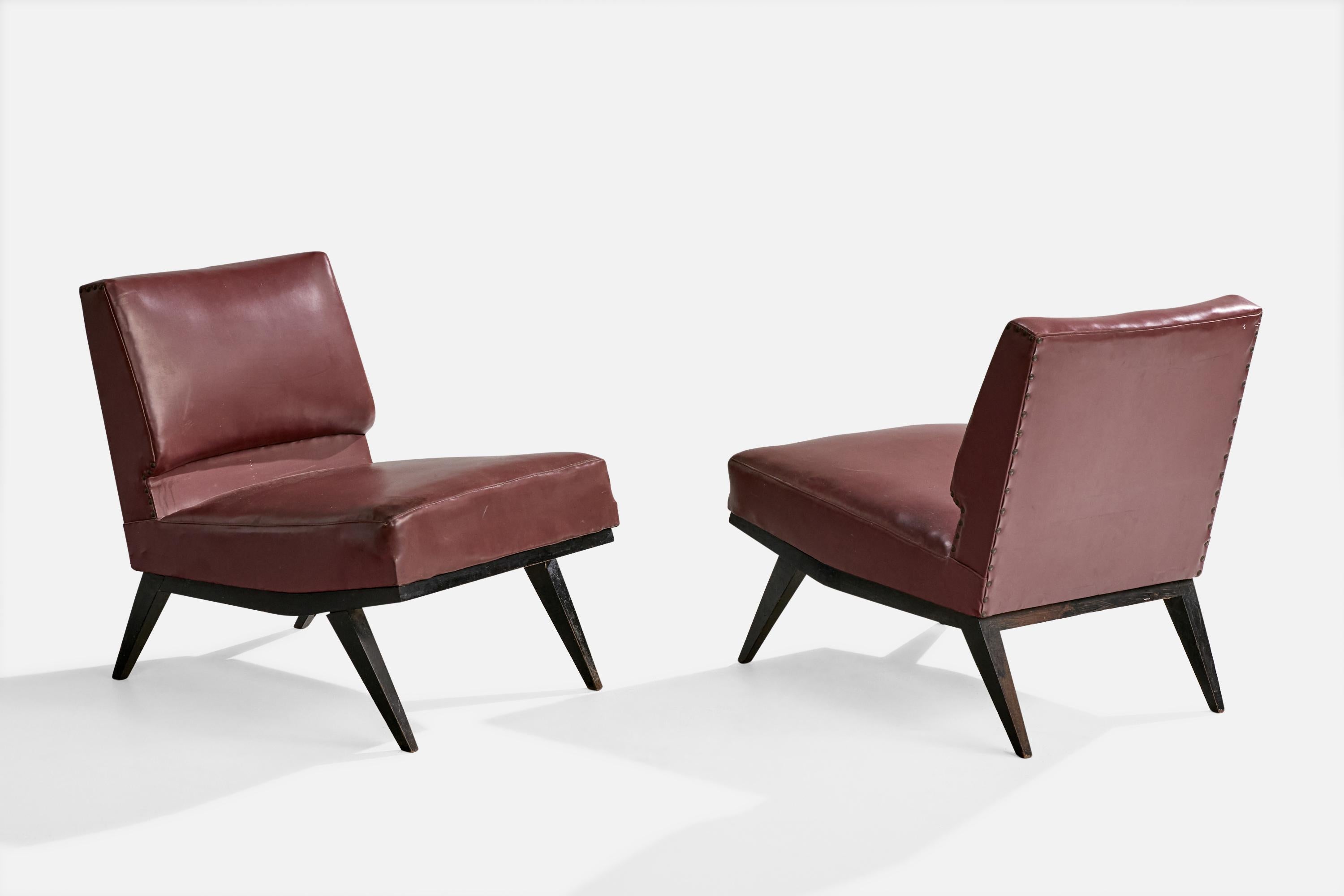 Mid-Century Modern Brazilian Designer, Slipper Chairs, Wood, Vinyl, Brazil, 1960s For Sale