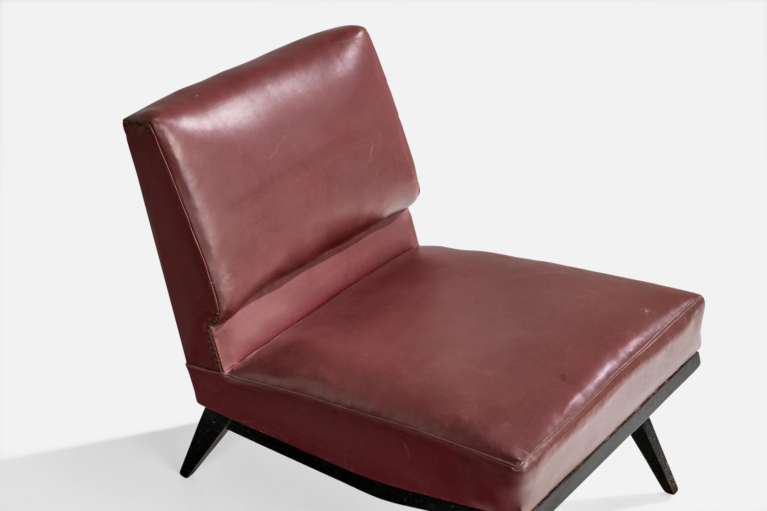 Brazilian Designer, Slipper Chairs, Wood, Vinyl, Brazil, 1960s For Sale 2